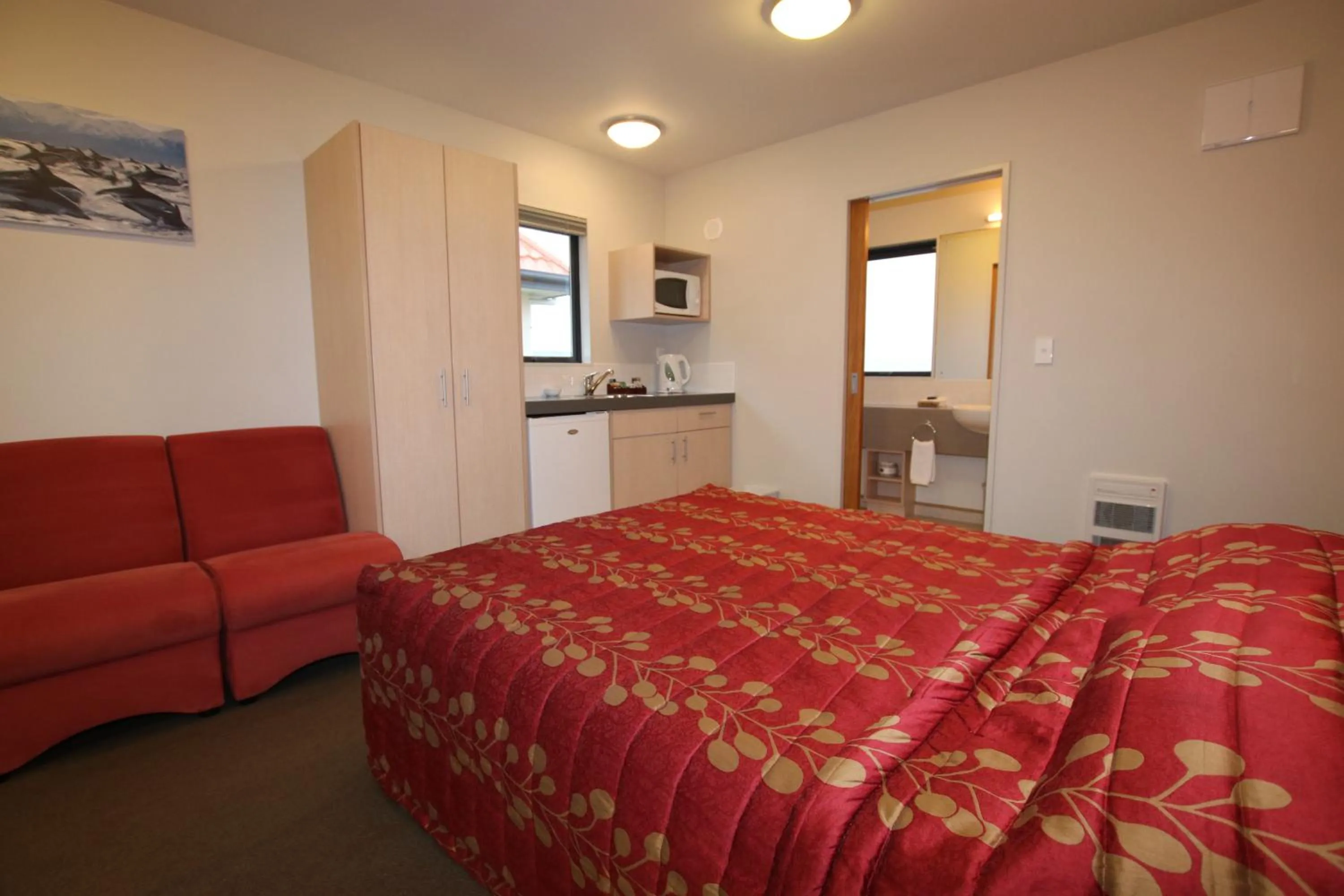 Photo of the whole room, Bed in Bella Vista Motel Kaikoura