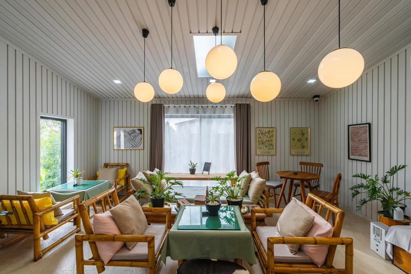 Restaurant/places to eat in Two Villas HOLIDAY - Oxygen Style Bangtao Beach, Phuket