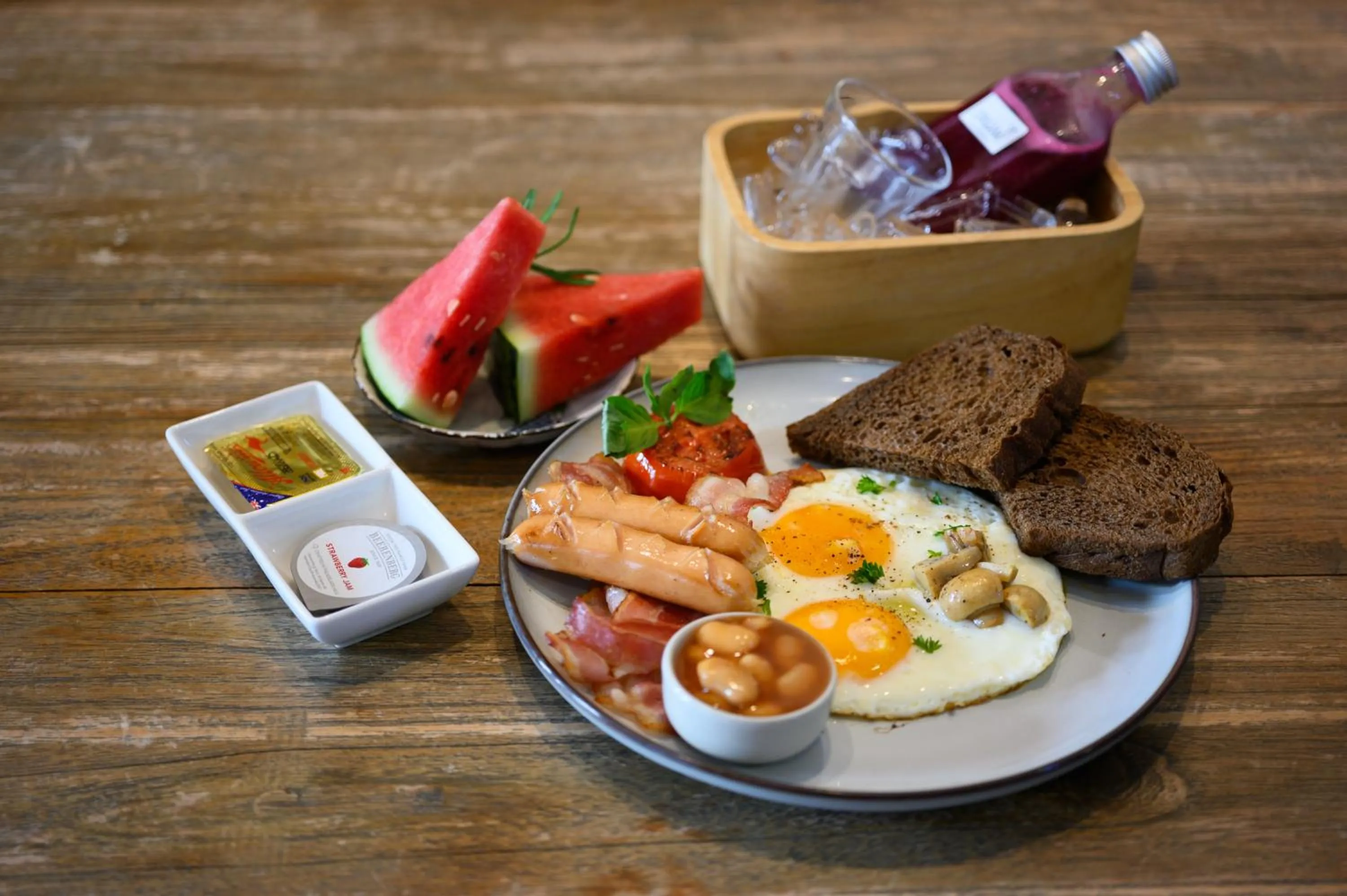 Breakfast in Two Villas HOLIDAY - Oxygen Style Bangtao Beach, Phuket