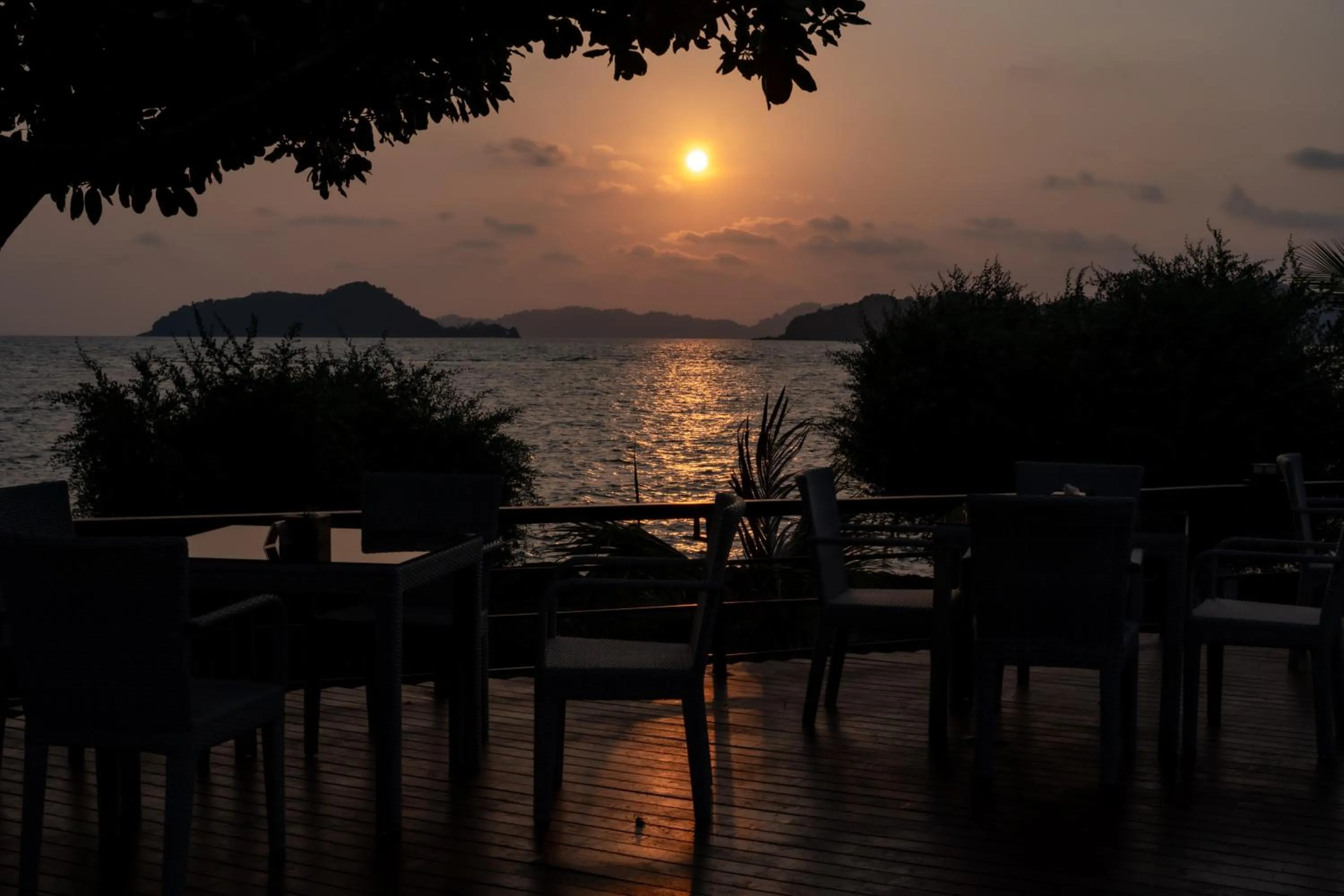 Restaurant/places to eat in Koh Mak White Sand Beach