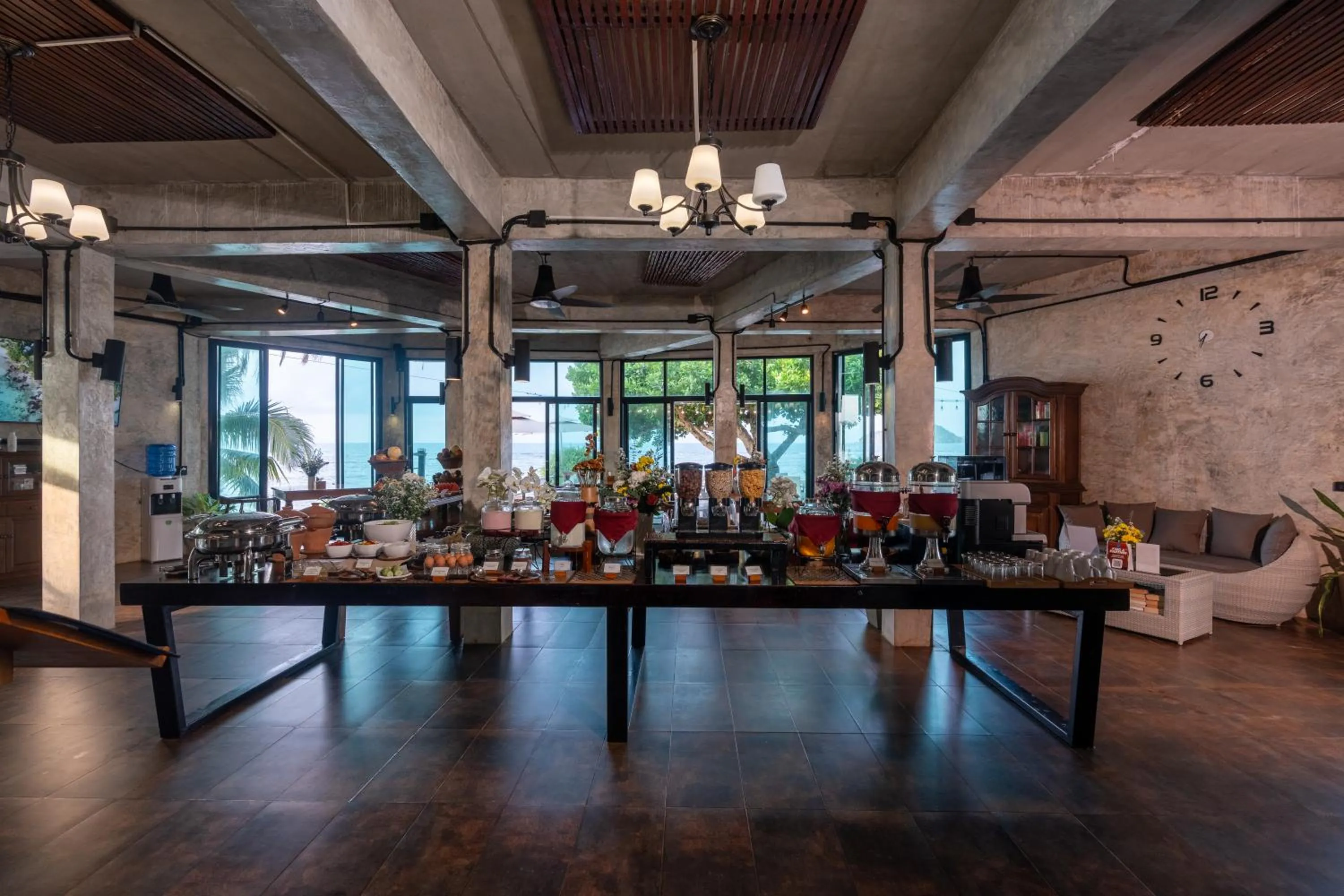 Restaurant/places to eat in Koh Mak White Sand Beach