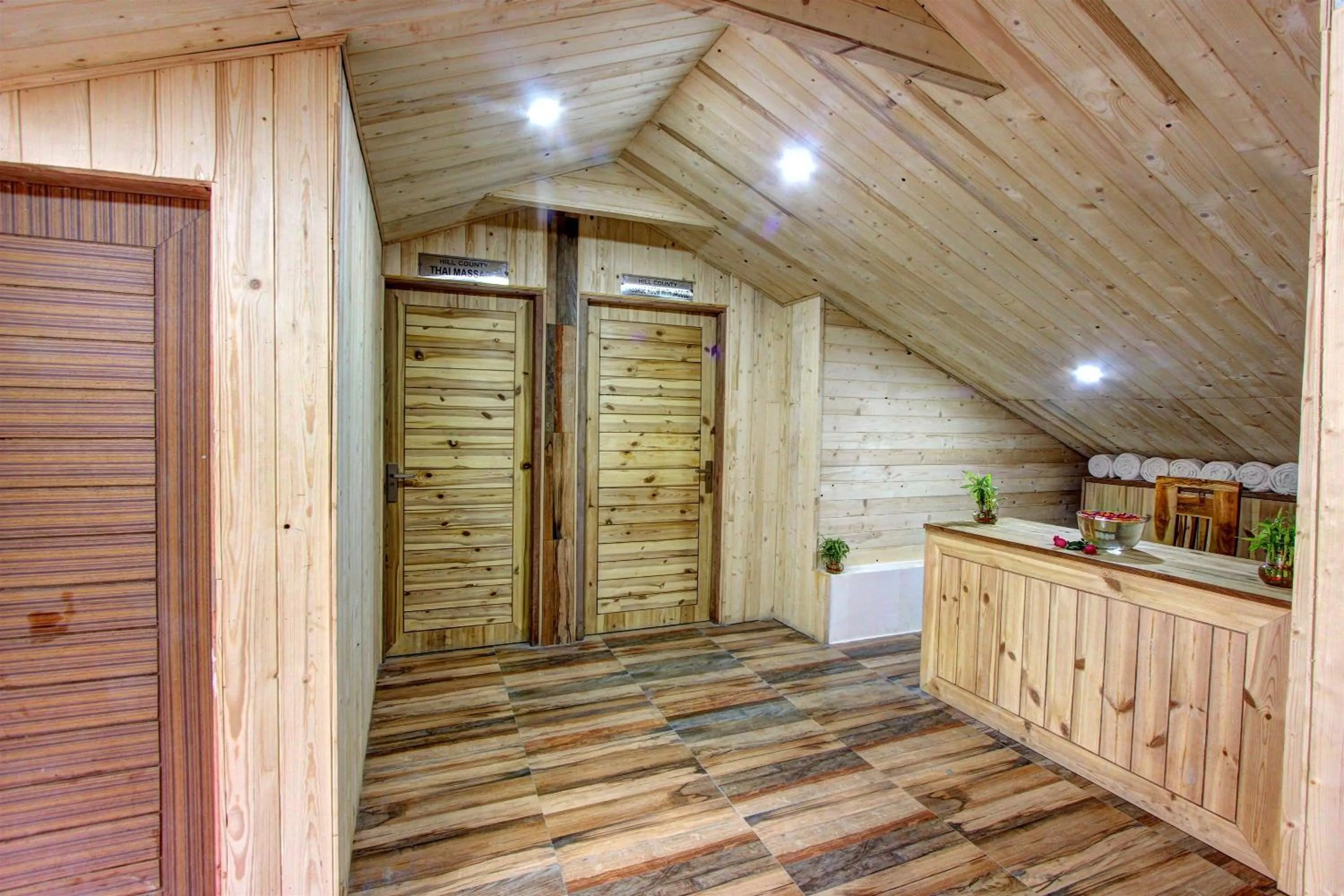 Massage in Hill County Resort & Spa