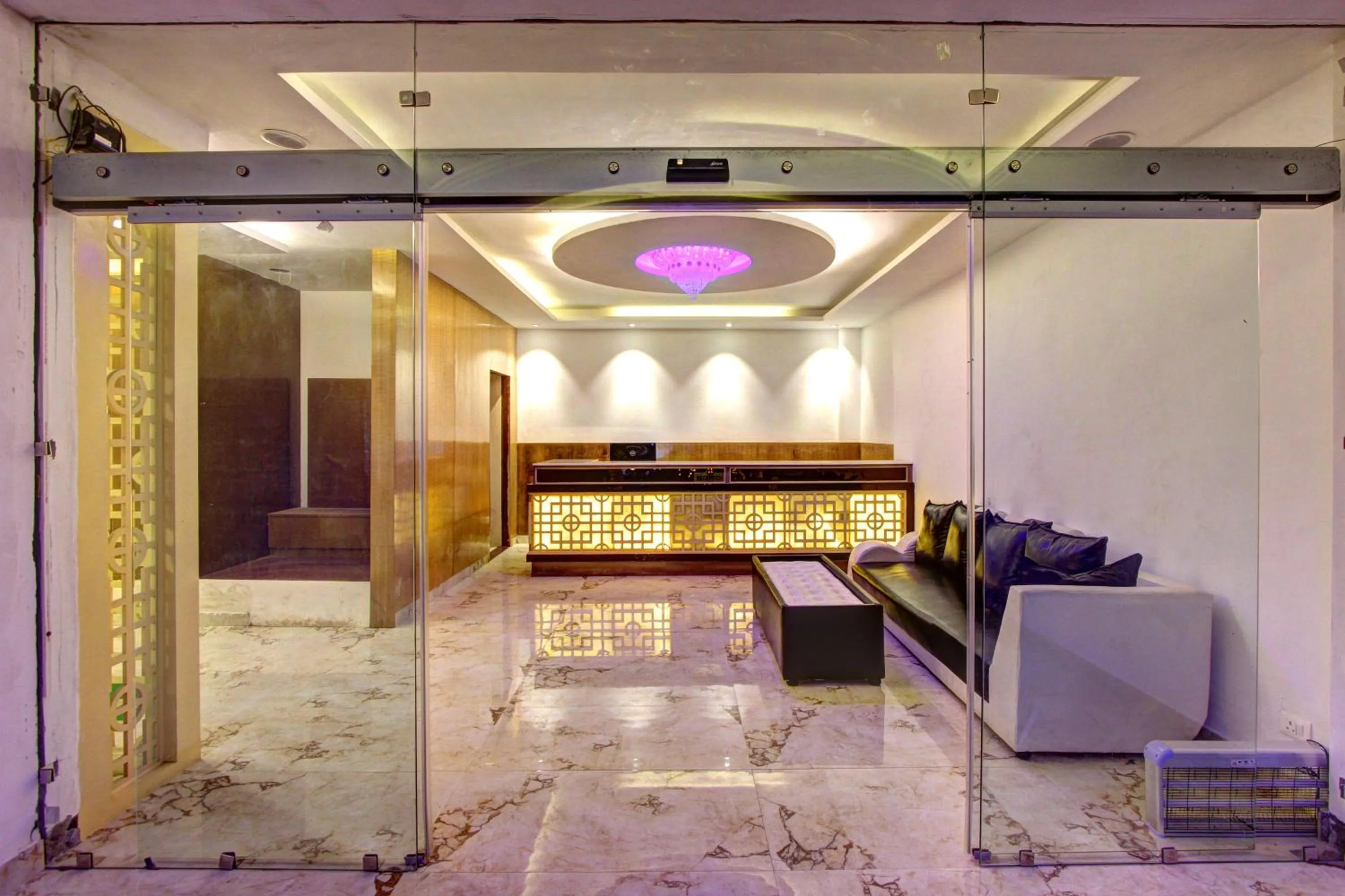 Lobby or reception in Hill County Resort & Spa