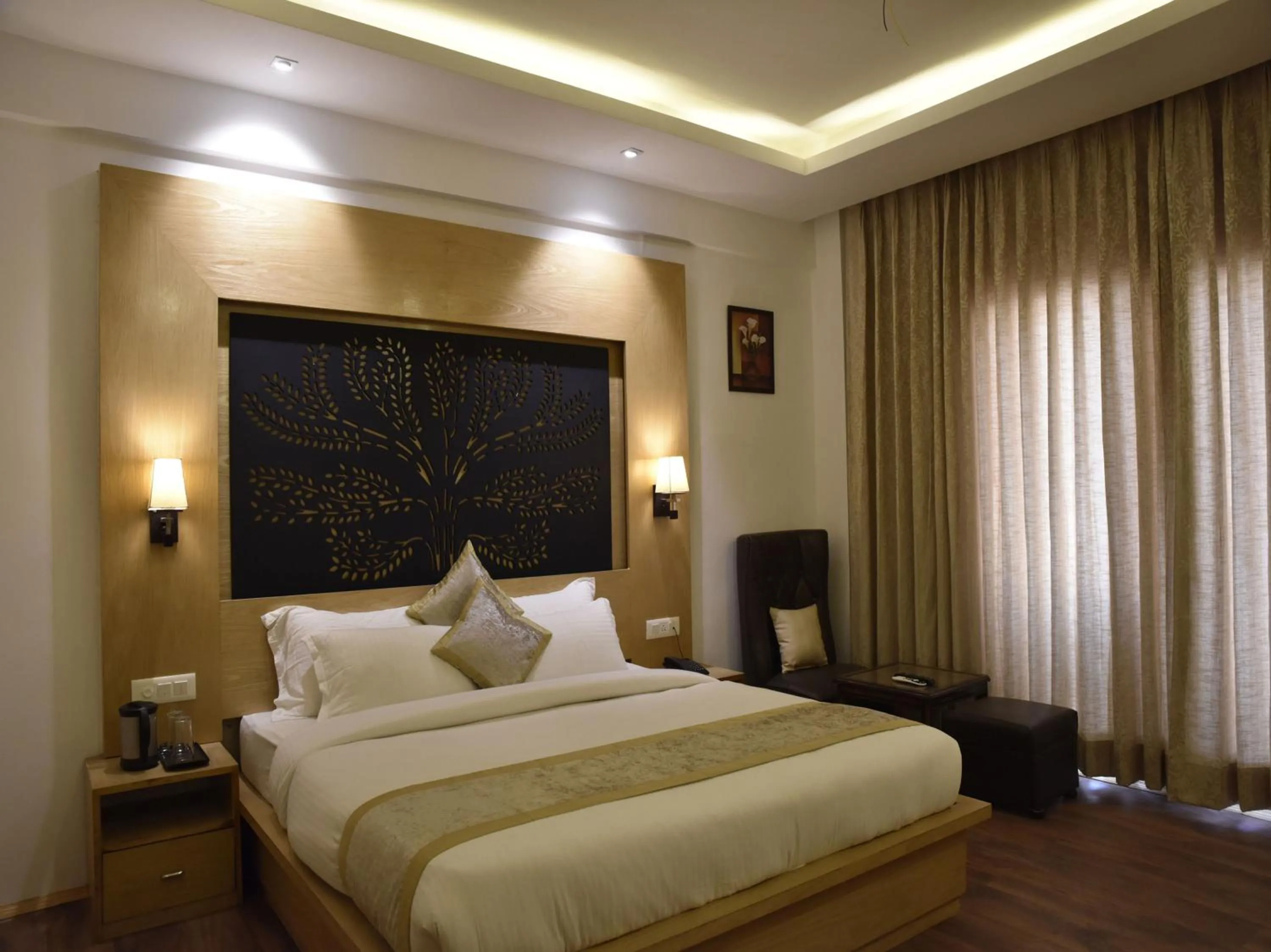 Bedroom, Bed in Hill County Resort & Spa