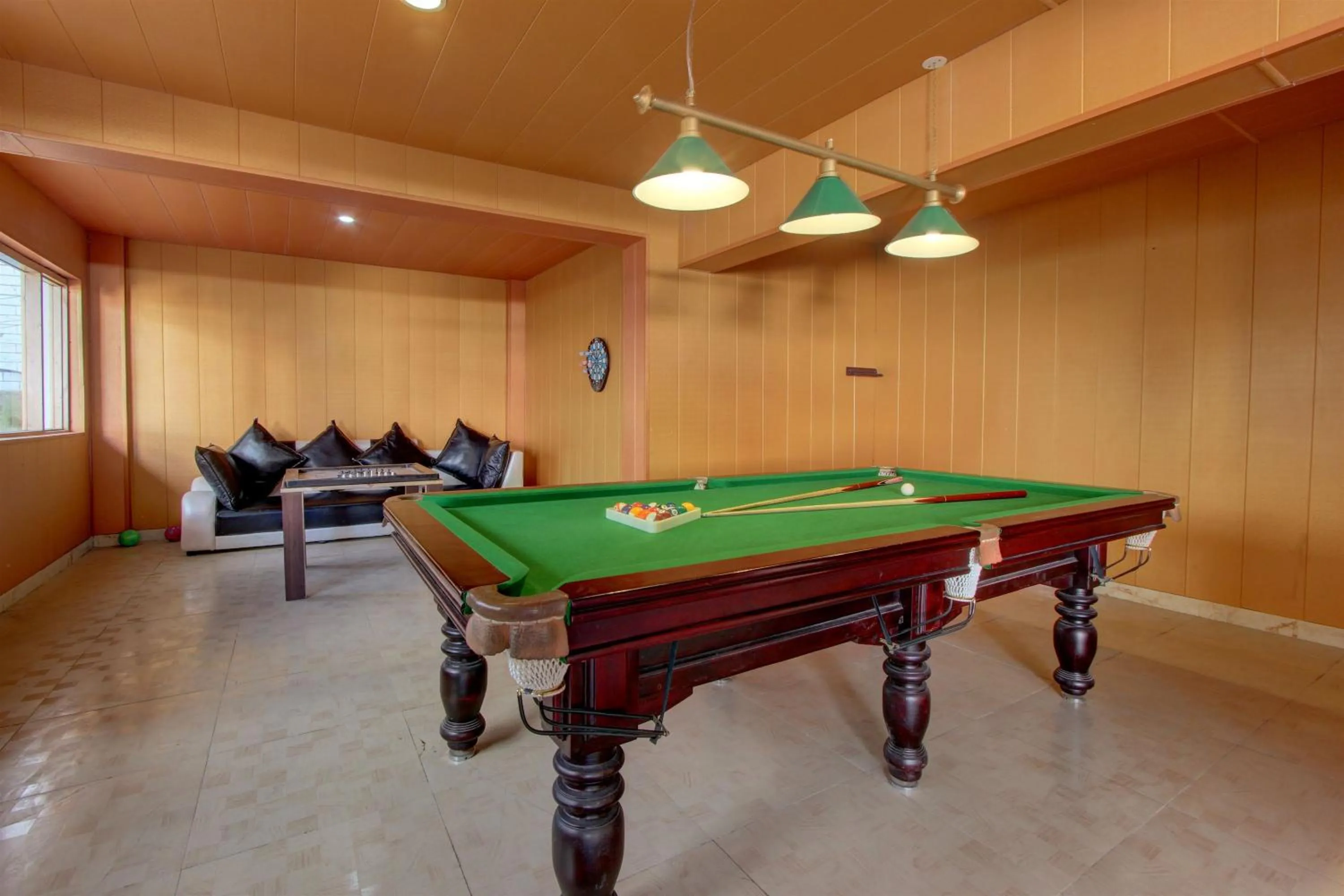 Entertainment in Hill County Resort & Spa