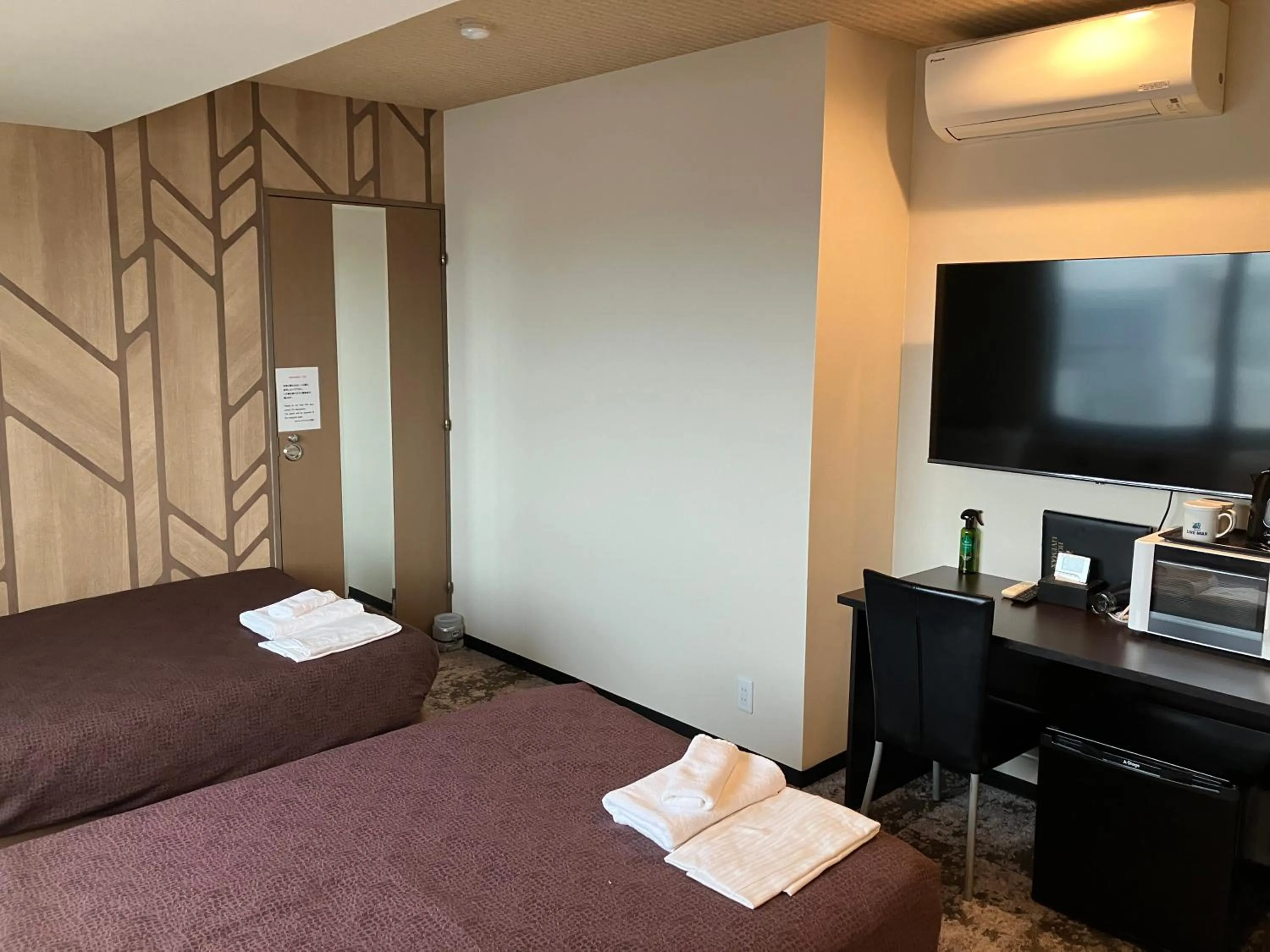 Photo of the whole room, Bed in HOTEL LiVEMAX BUDGET Amagasaki