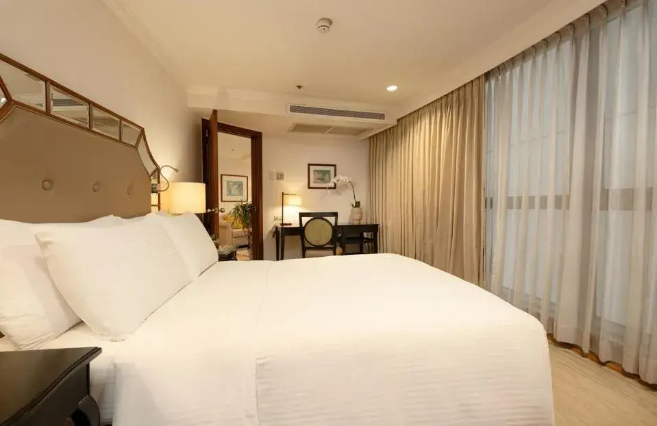 Bed in Discovery Suites Manila, Philippines Bed in Discovery Suites Manila, Philippines