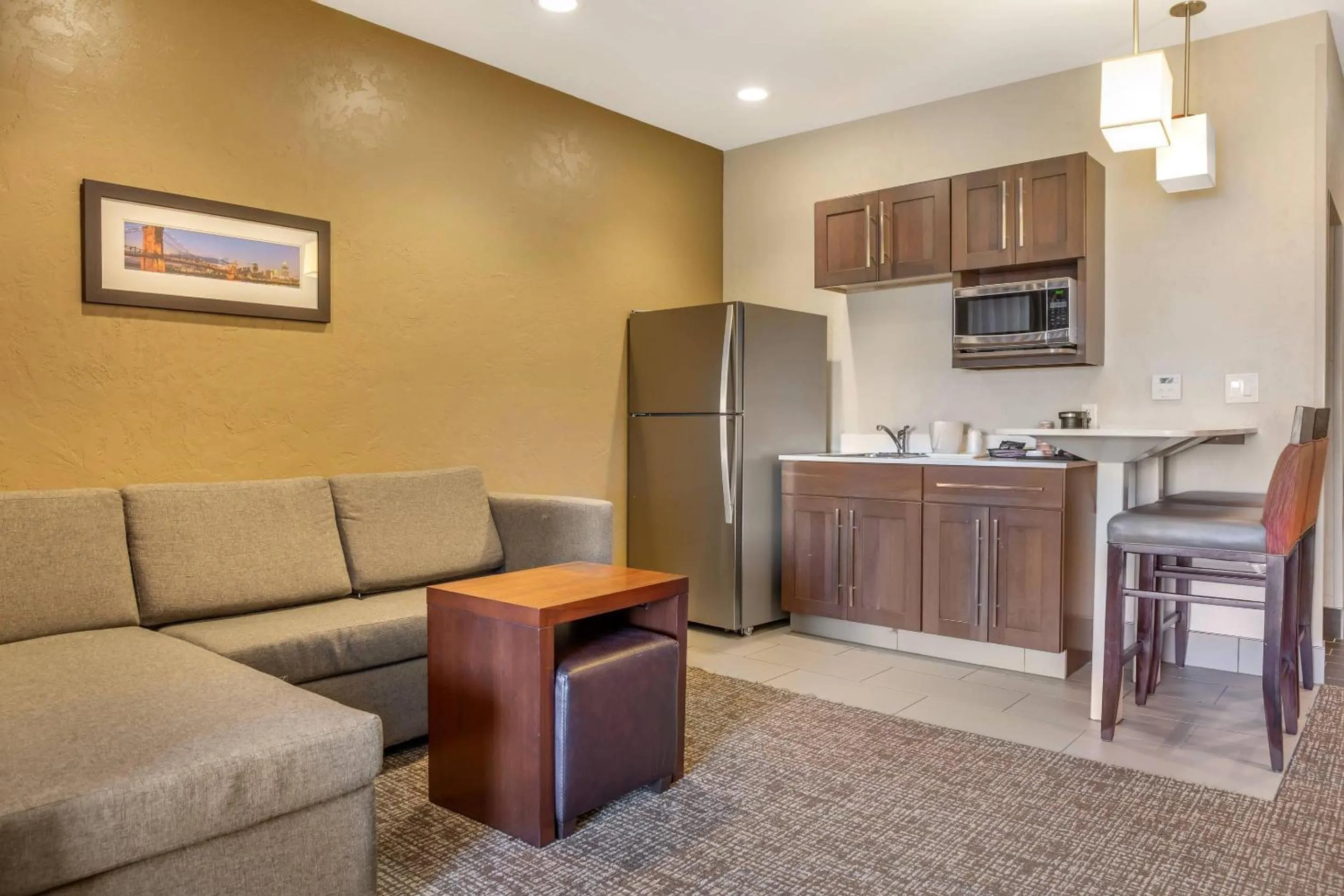 Bedroom in Comfort Suites Florence - Cincinnati South