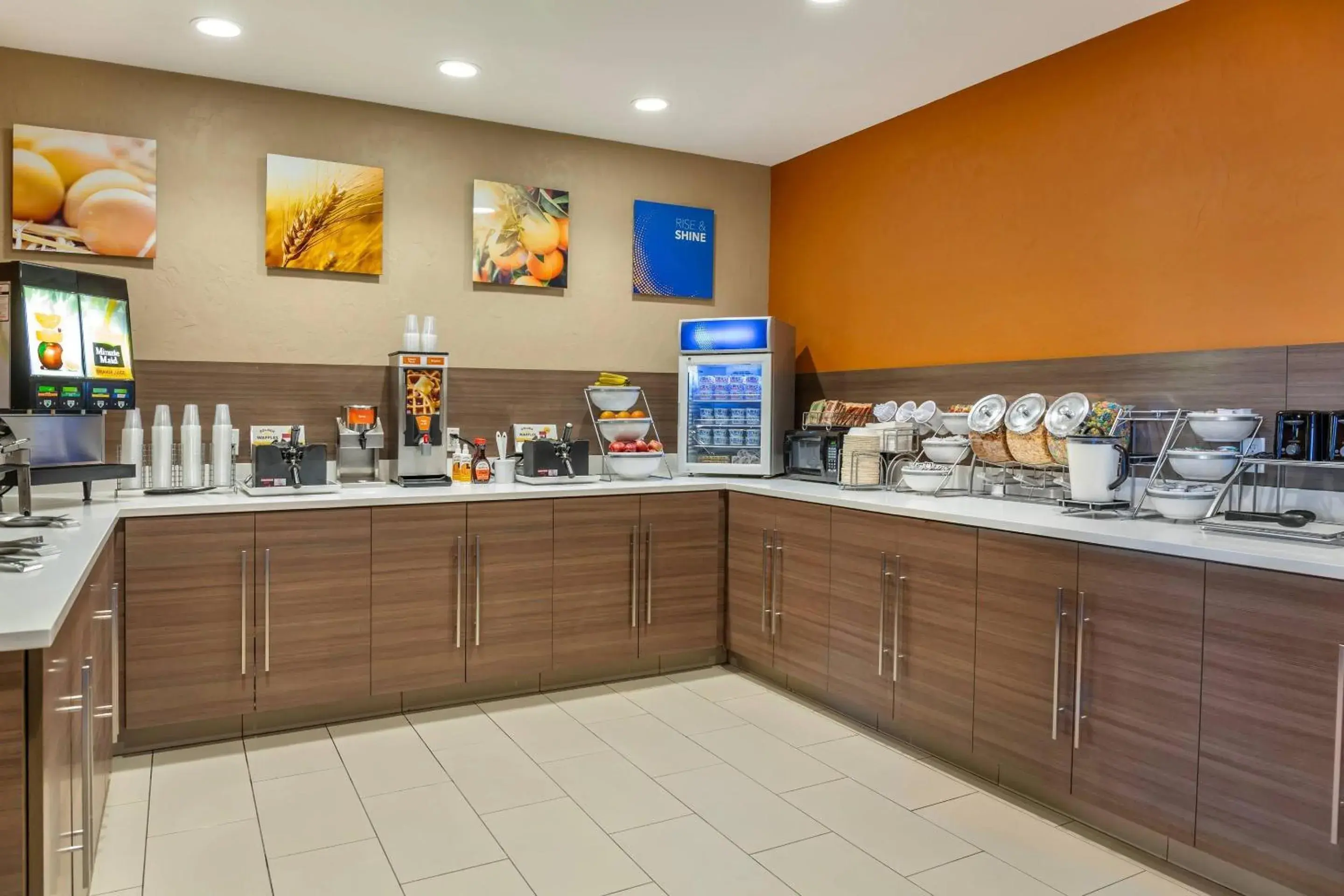 Breakfast in Comfort Suites Florence - Cincinnati South Breakfast in Comfort Suites Florence - Cincinnati South