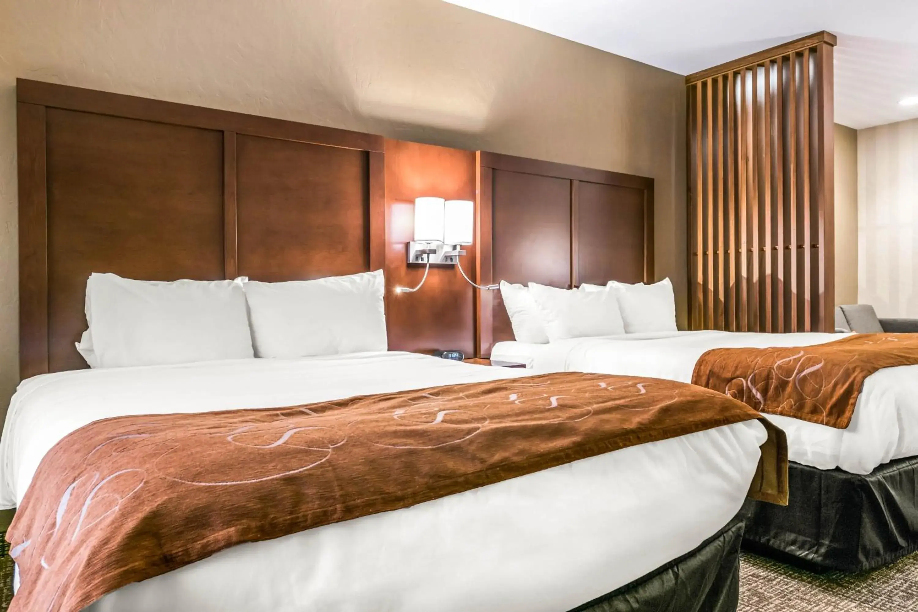 Queen Suite with Two Queen Beds in Comfort Suites Florence - Cincinnati South Queen Suite with Two Queen Beds in Comfort Suites Florence - Cincinnati South