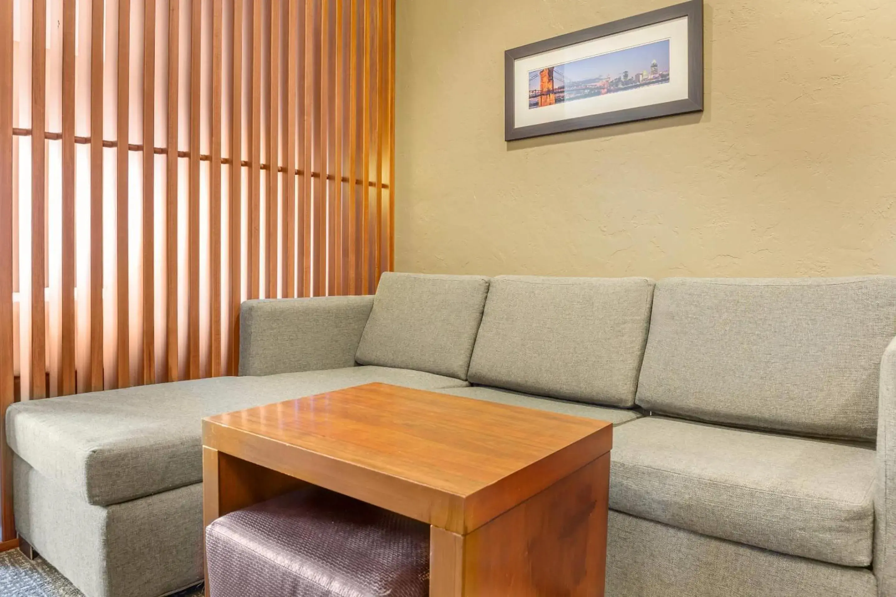 Bedroom in Comfort Suites Florence - Cincinnati South Bedroom in Comfort Suites Florence - Cincinnati South