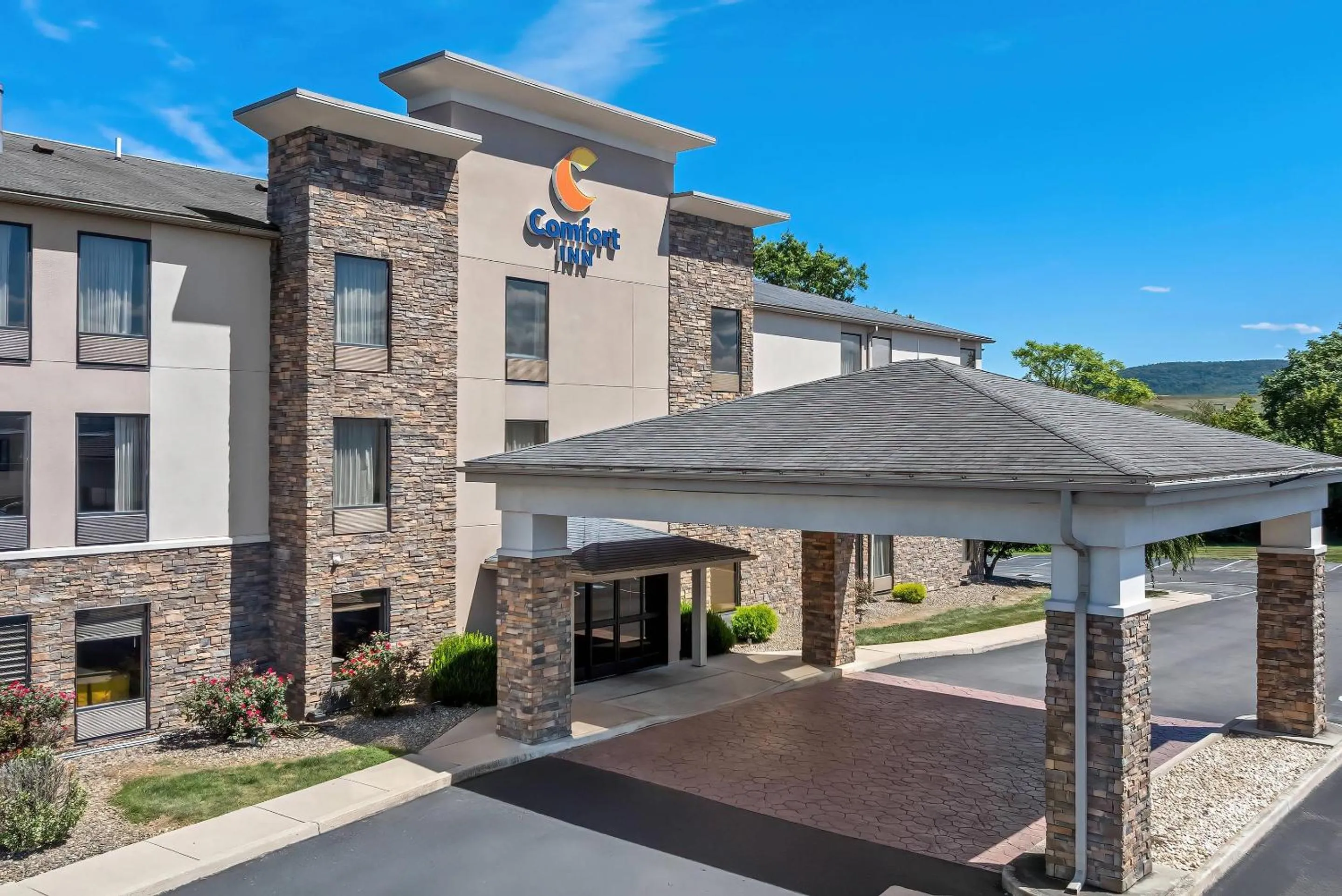 Property building in Comfort Inn Chambersburg North