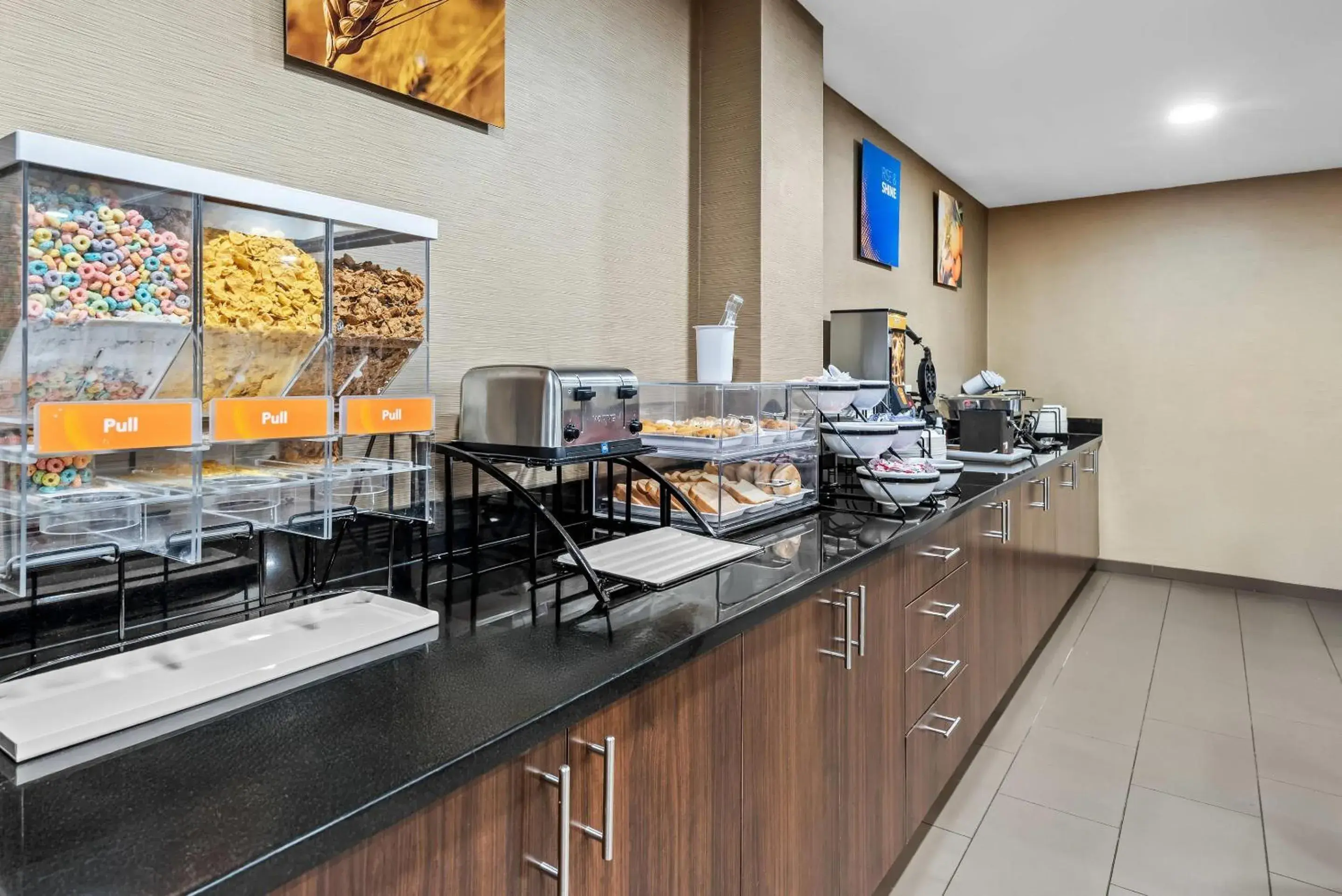 Breakfast in Comfort Inn Chambersburg North Breakfast in Comfort Inn Chambersburg North