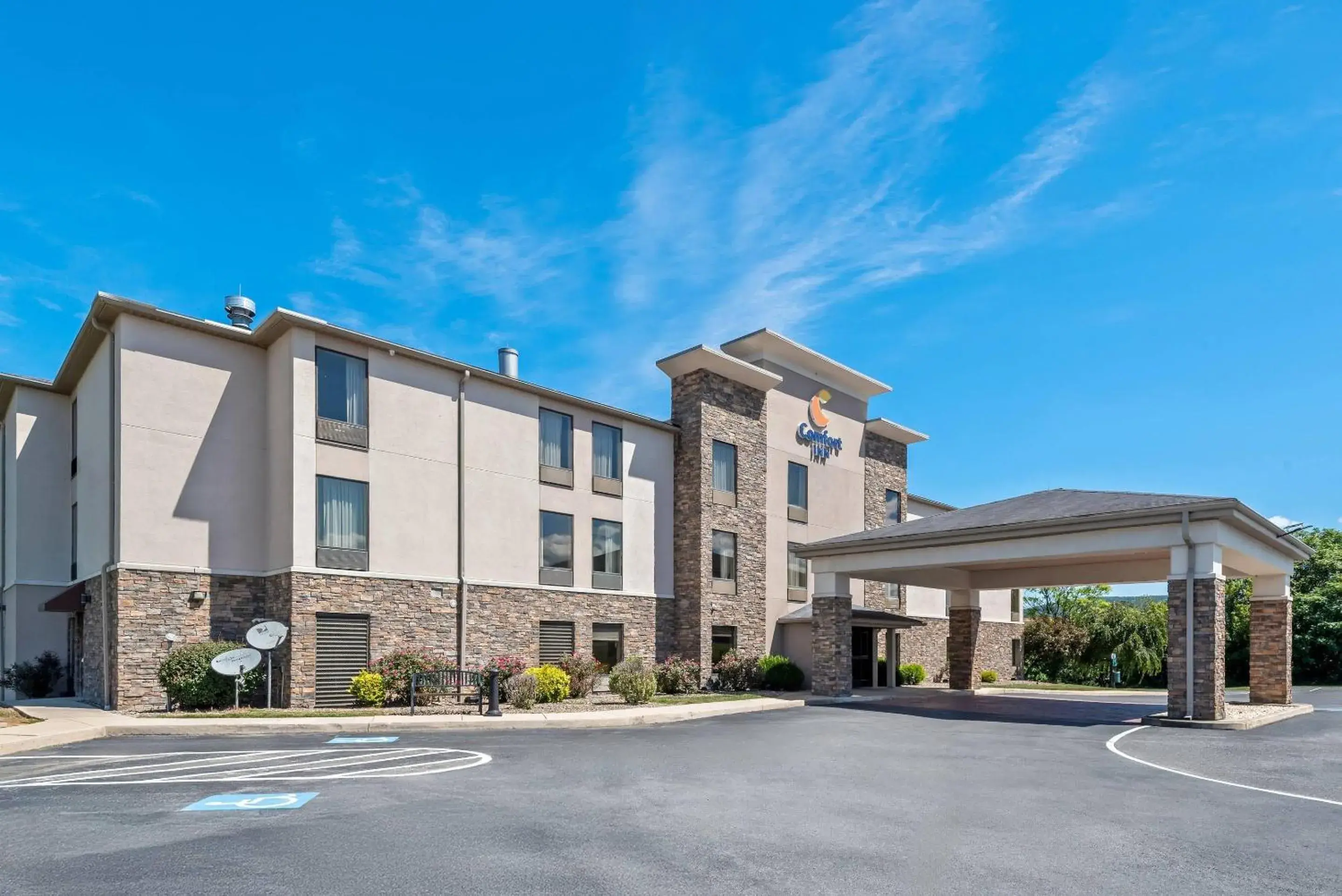 Property building in Comfort Inn Chambersburg North Property building in Comfort Inn Chambersburg North
