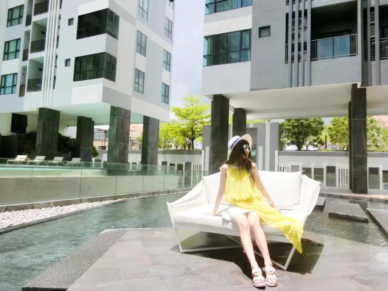 Balcony/Terrace in LLX Apartments at The Base condo