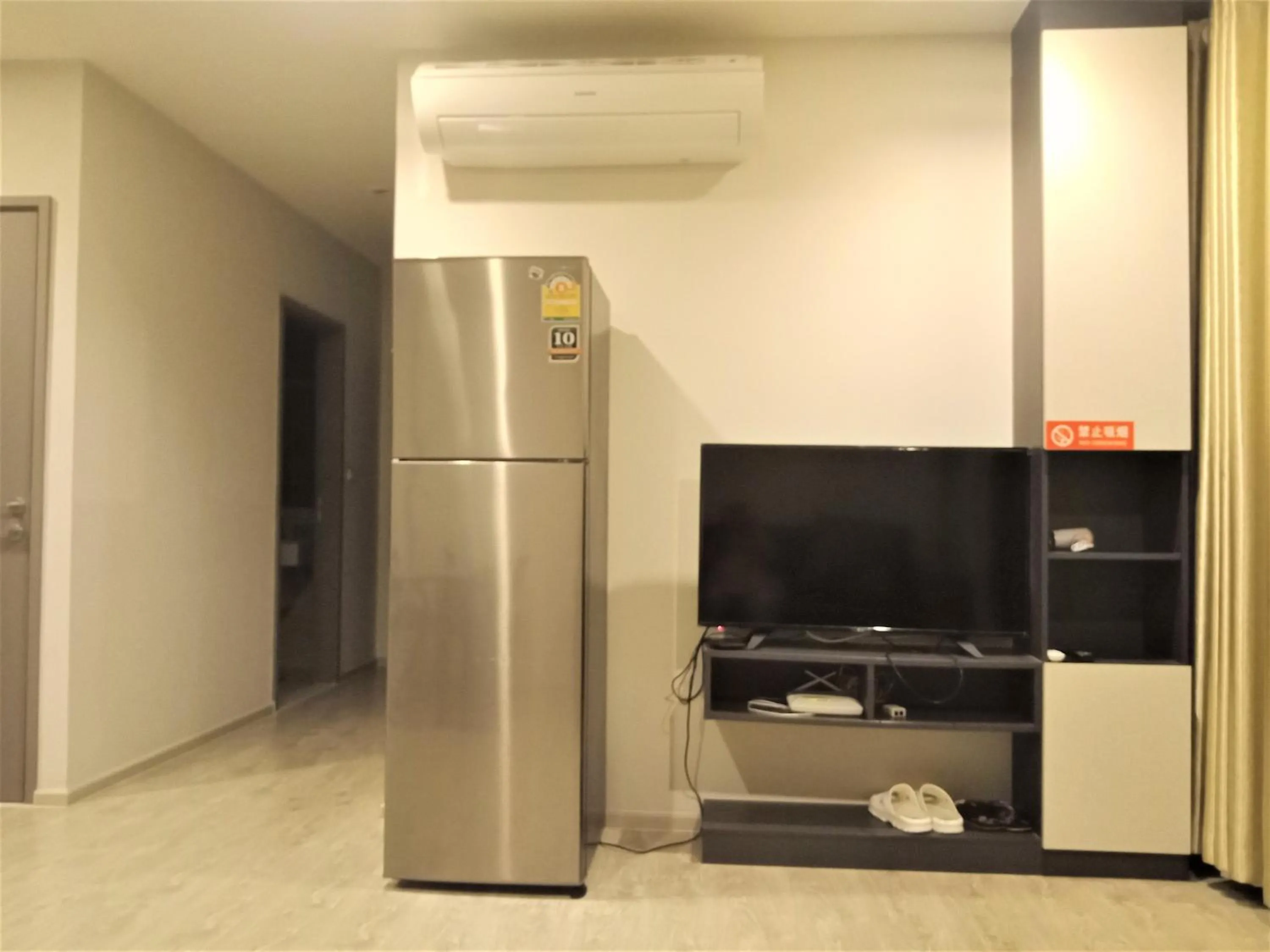 TV and multimedia in LLX Apartments at The Base condo