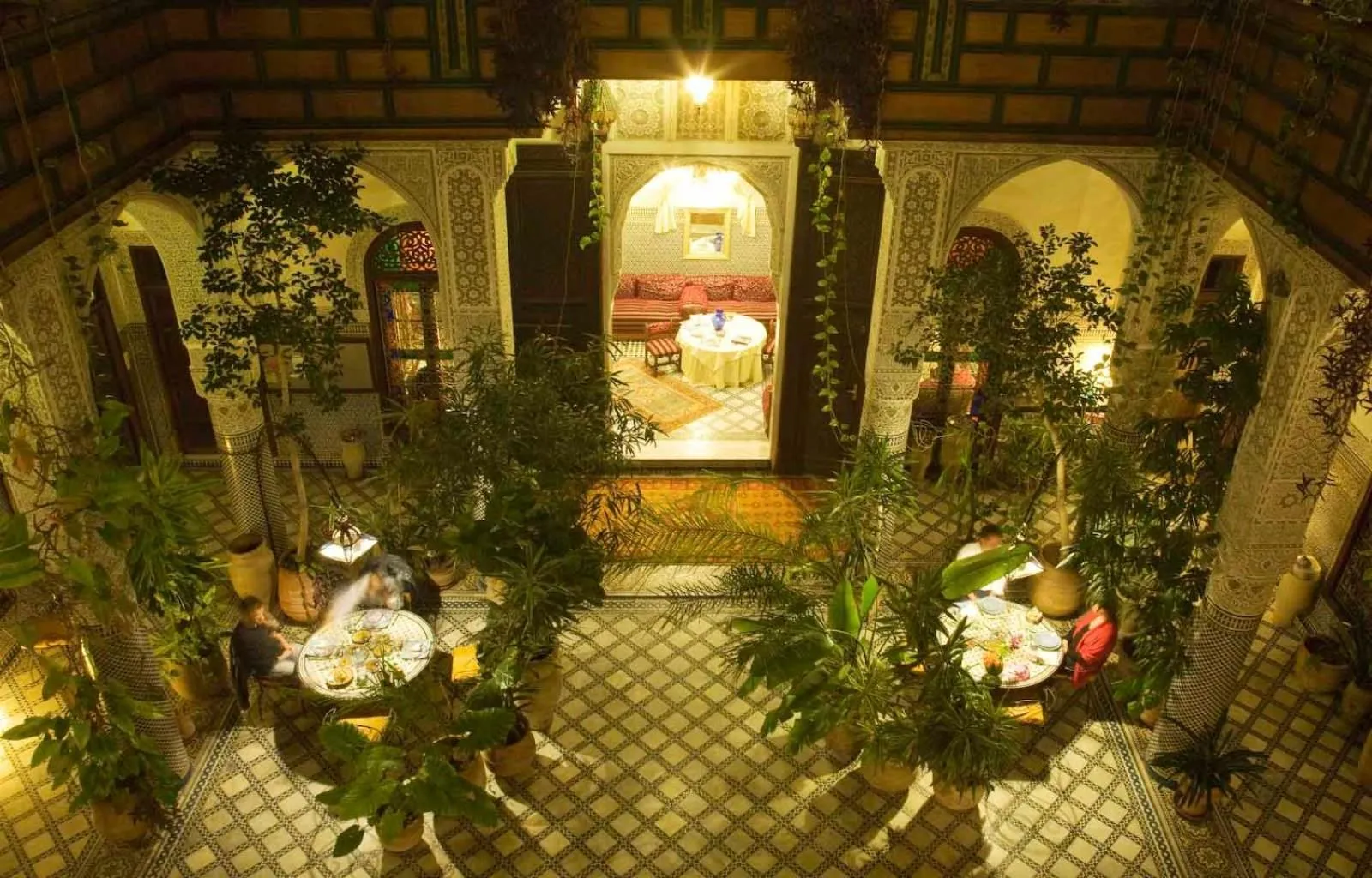 Restaurant/places to eat in Riad Al Bartal