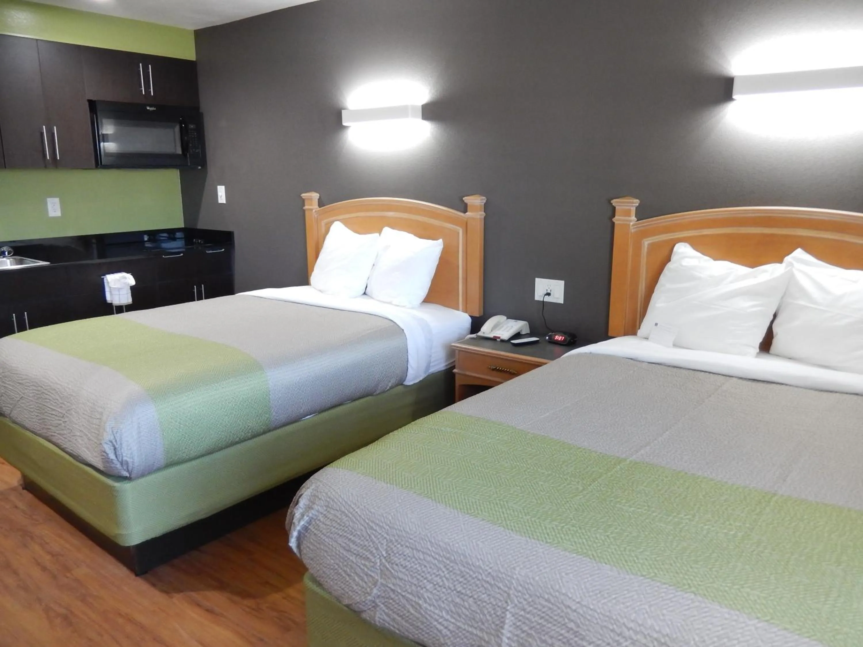 Bedroom, Bed in Studio 6-Plano, TX