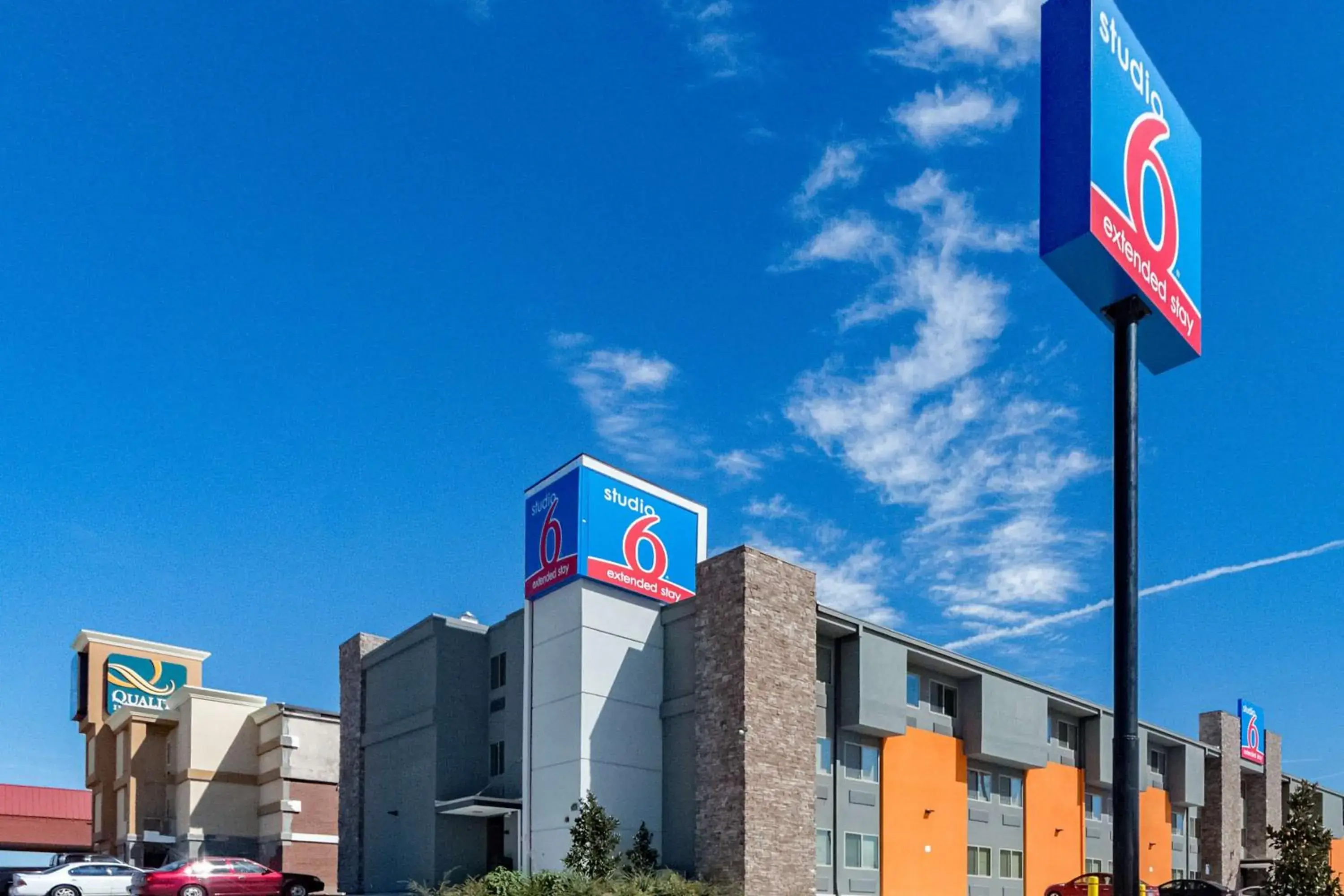 Property building in Studio 6-Plano, TX Property building in Studio 6-Plano, TX