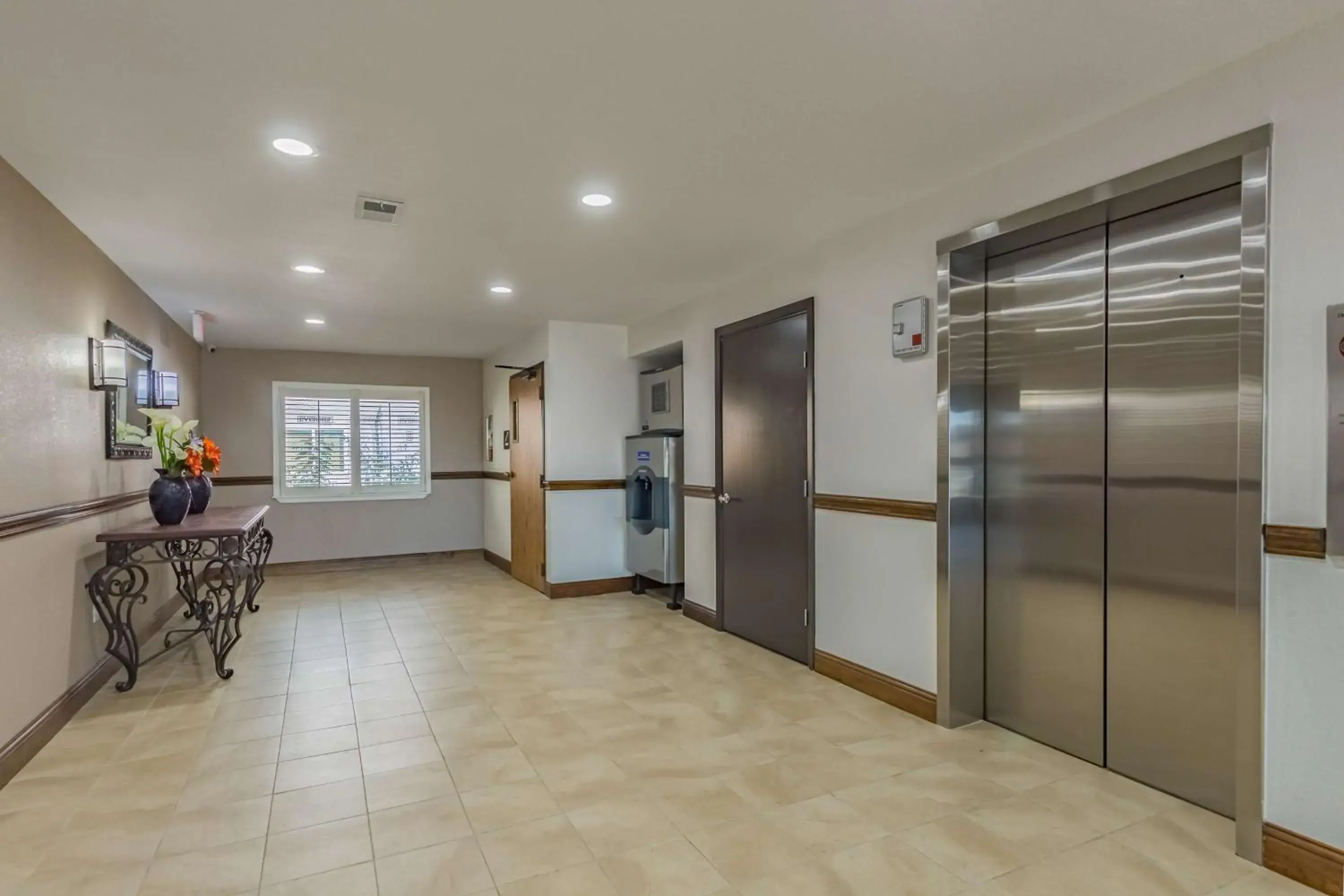 Lobby or reception in Studio 6-Plano, TX Lobby or reception in Studio 6-Plano, TX