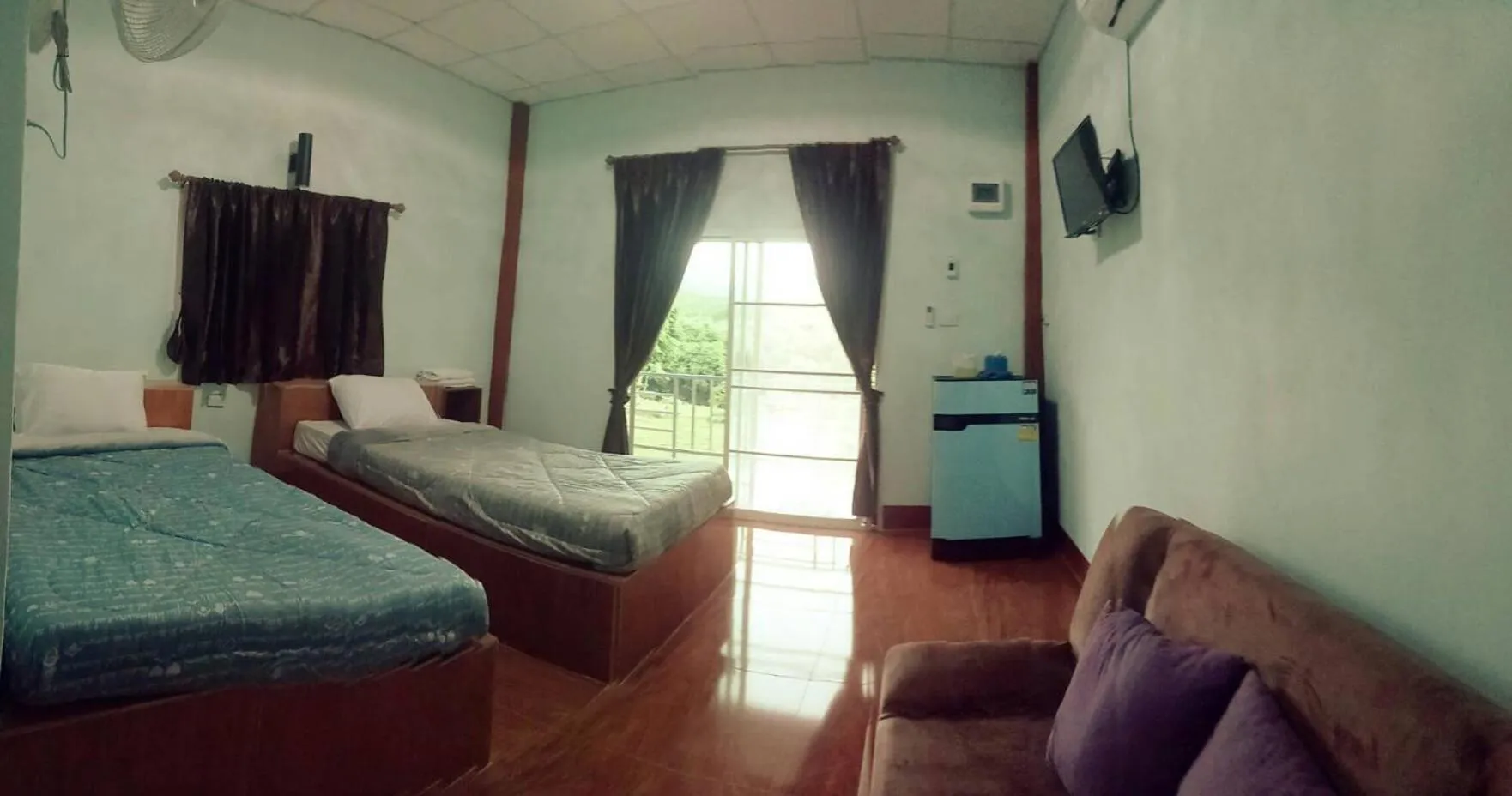 Photo of the whole room, Bed in Phu Chaem House