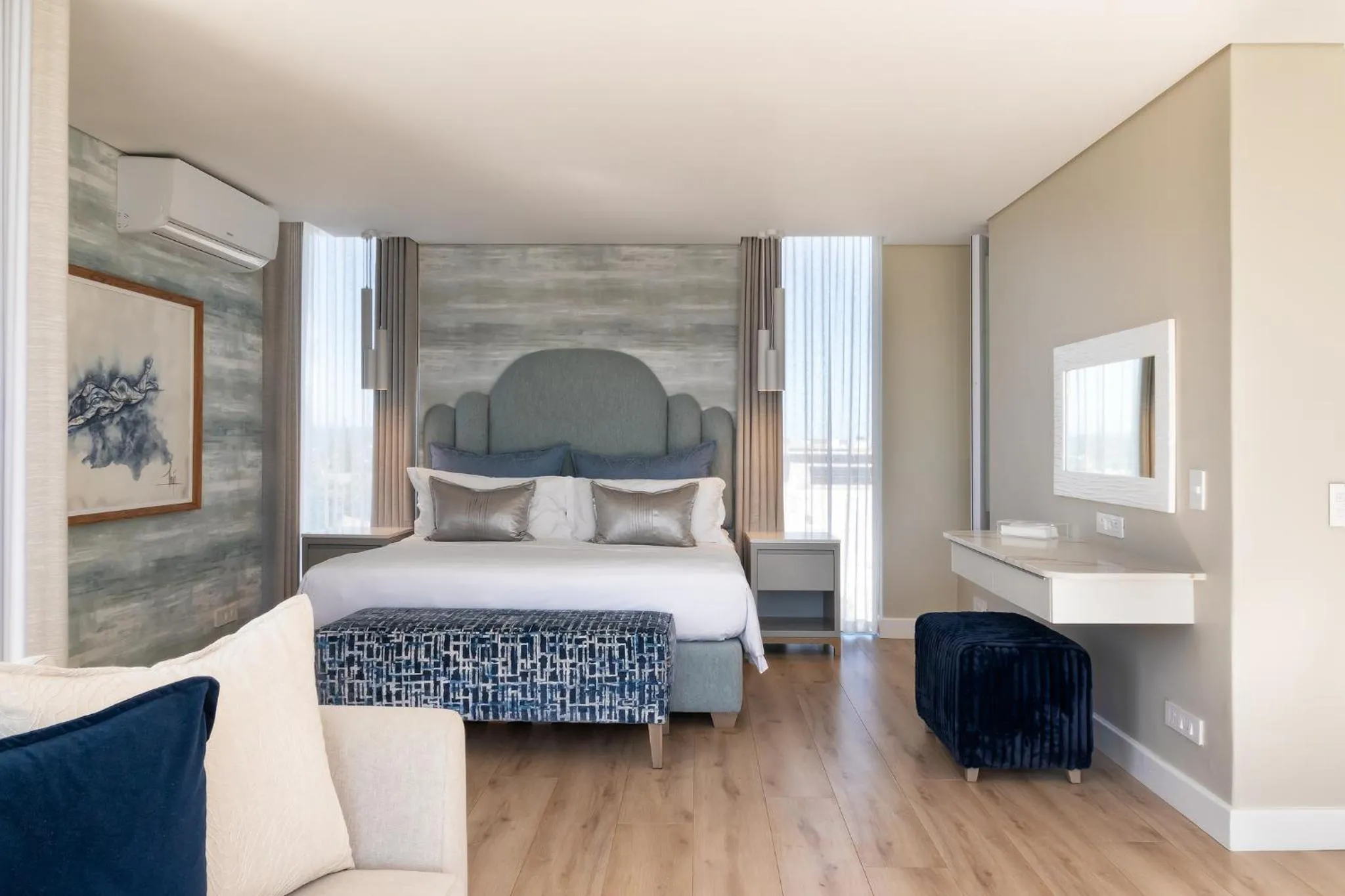 Bed in Views Boutique Hotel & Spa