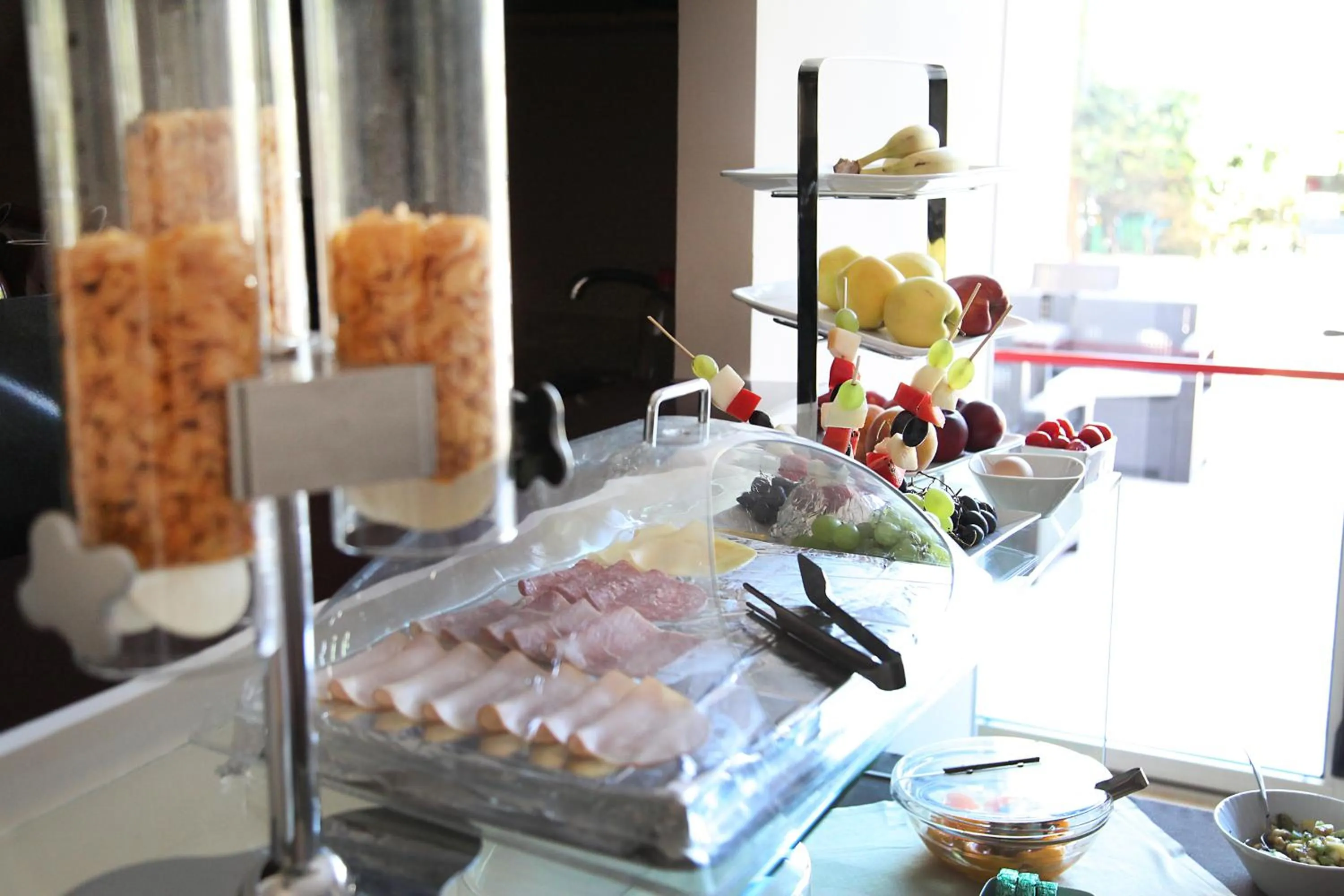 Buffet breakfast in Hotel Sogni D'Oro Airport