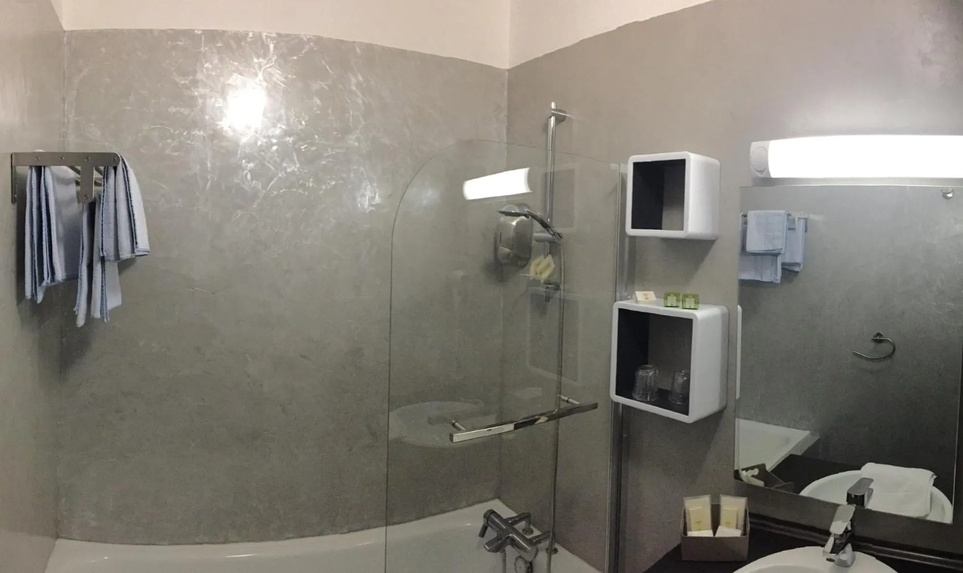 Photo of the whole room in Hotel Restaurant SPA "Le Relais Des Moines - Logis de France"