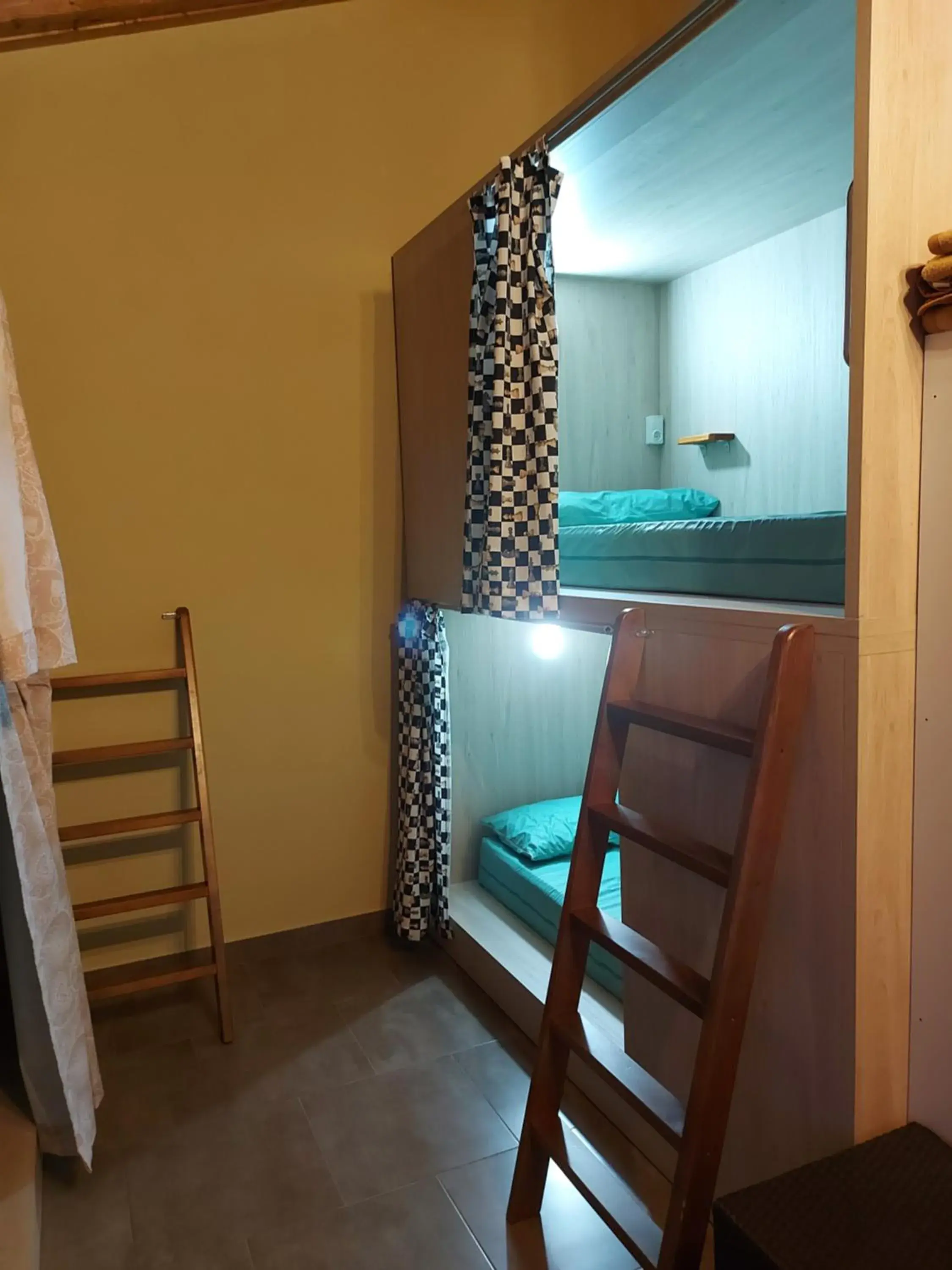 Bunk Bed in Mixed Dormitory Room in aCienLeguas Bunk Bed in Mixed Dormitory Room in aCienLeguas