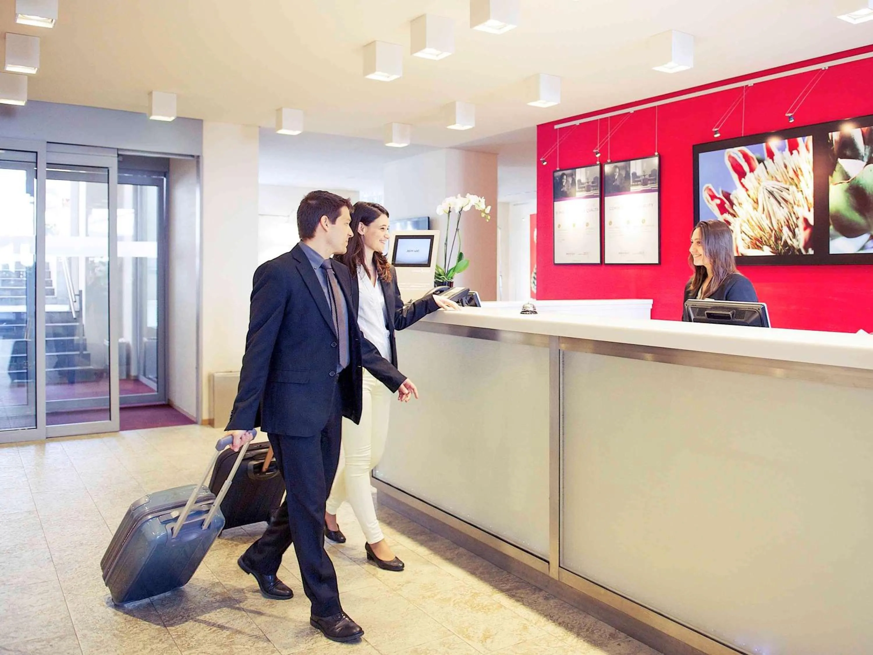 Property building in Hotel Mercure Milano Solari