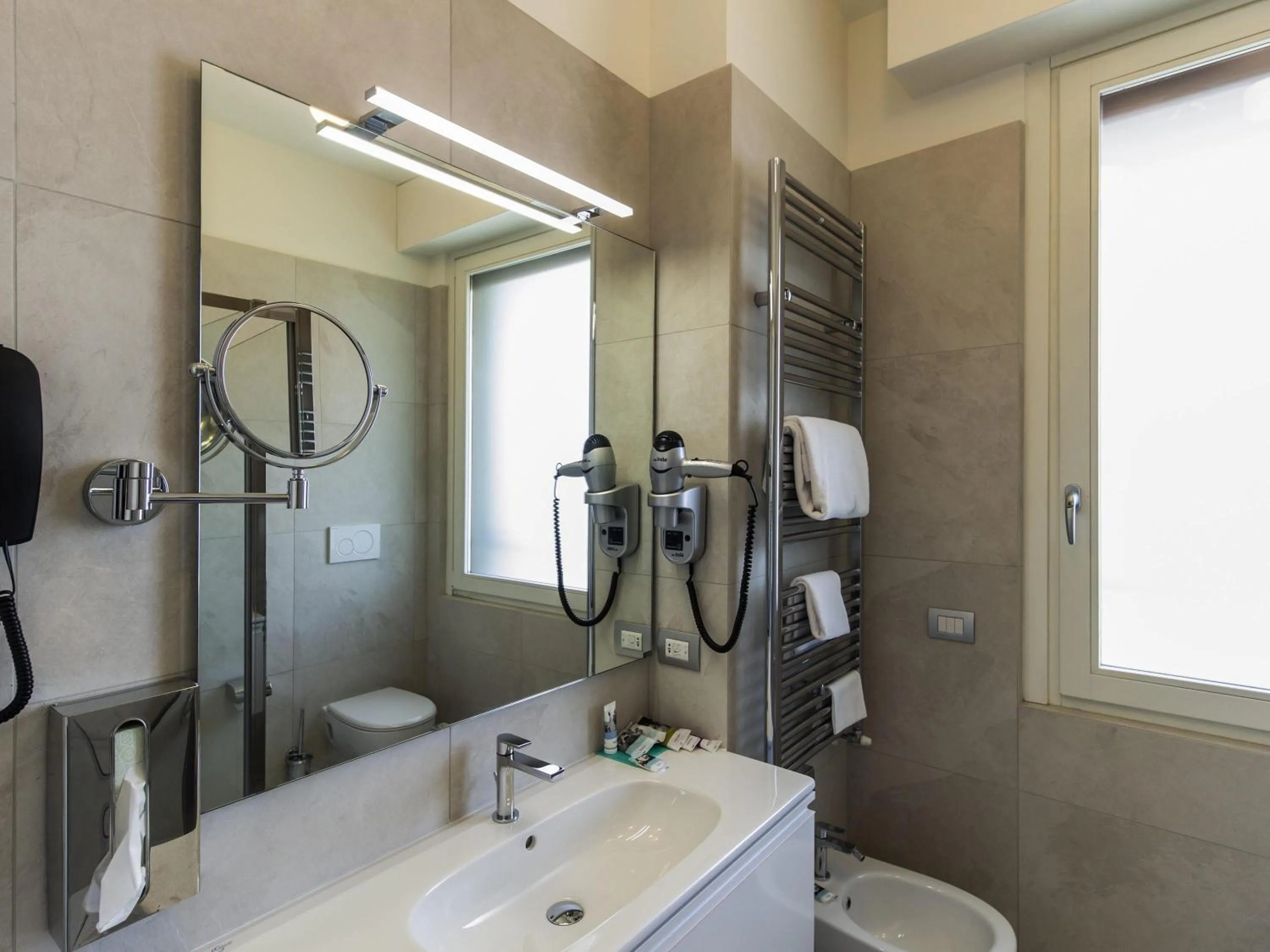 Bedroom in Hotel Mercure Milano Solari