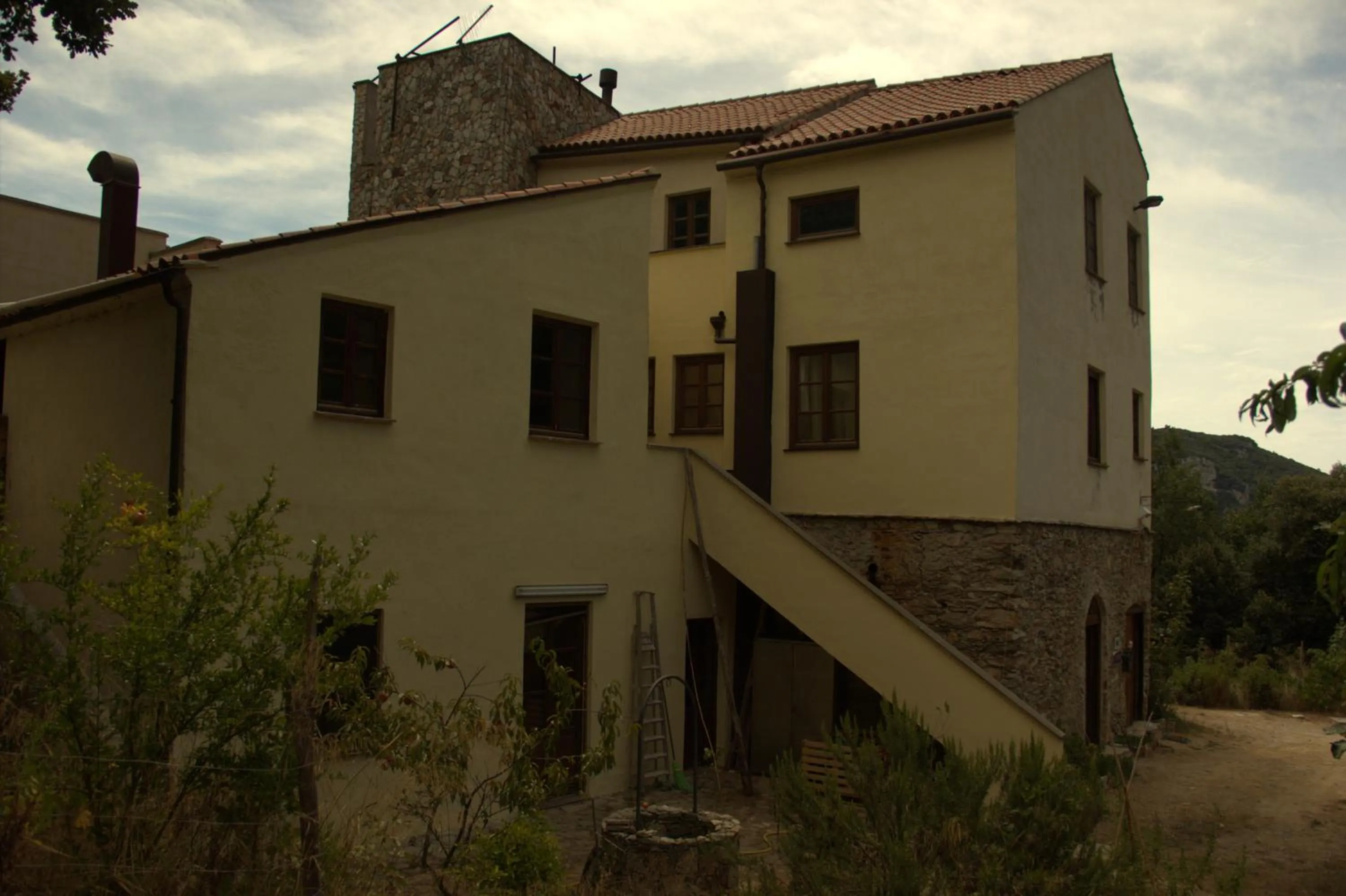 Property building in Le Petit Chateau
