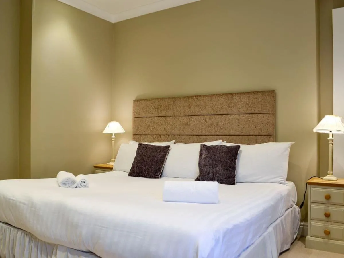 Bedroom, Bed in Llys Celyn - Holly Farm