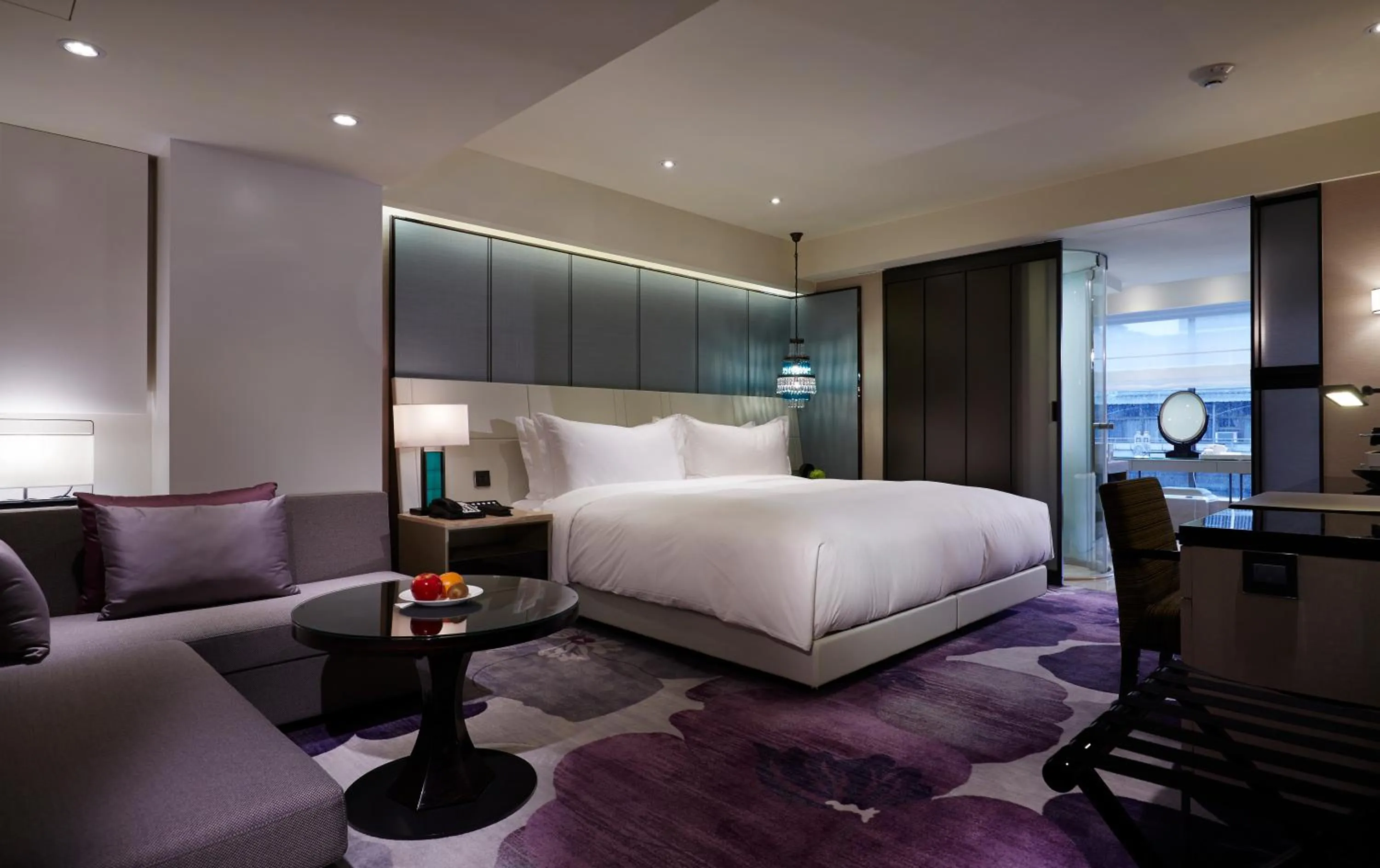 Photo of the whole room, Bed in Taipei Fullerton Hotel-Maison North