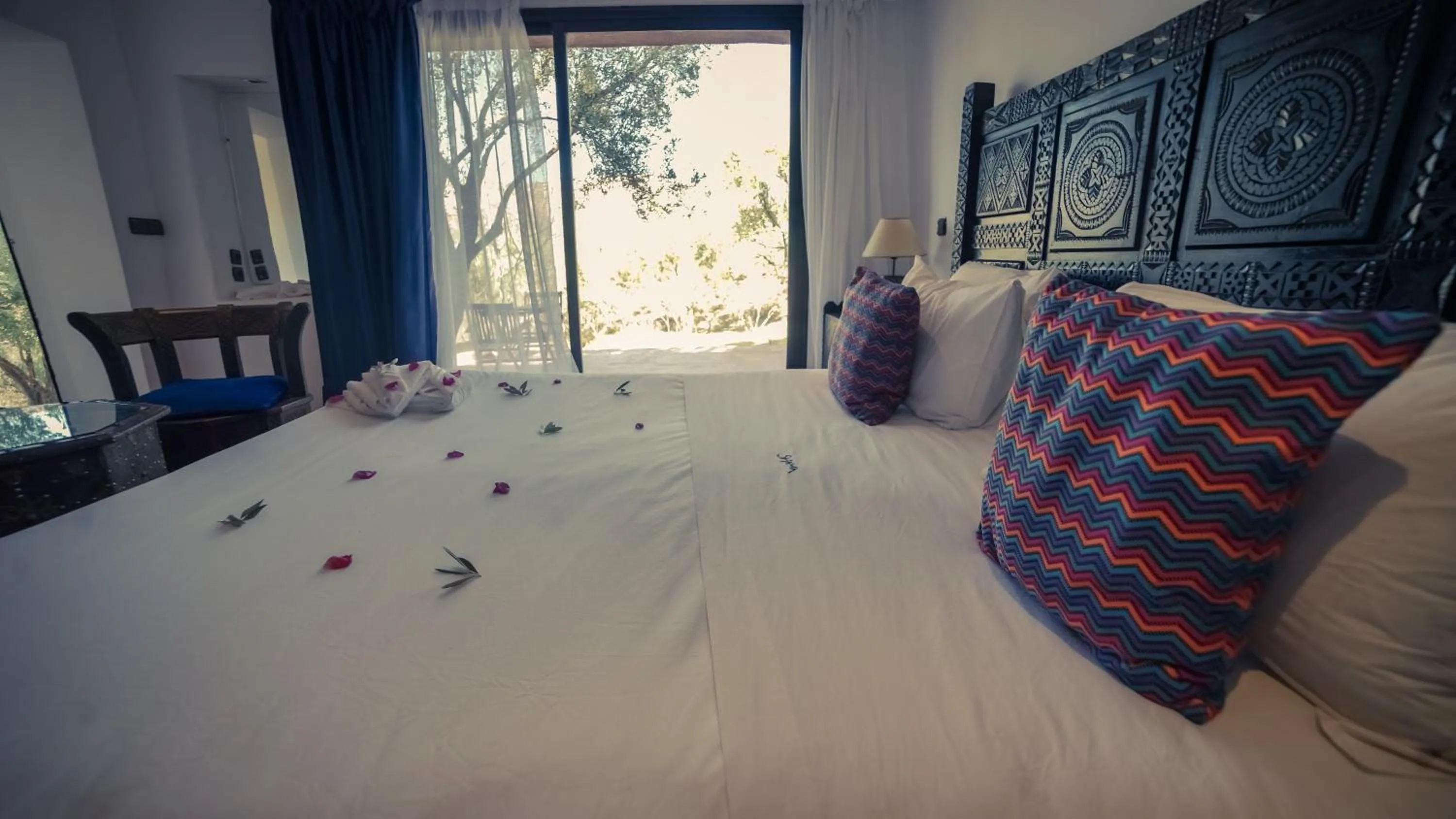 Bed in Ksar Shama - Atlas Mountain Escape