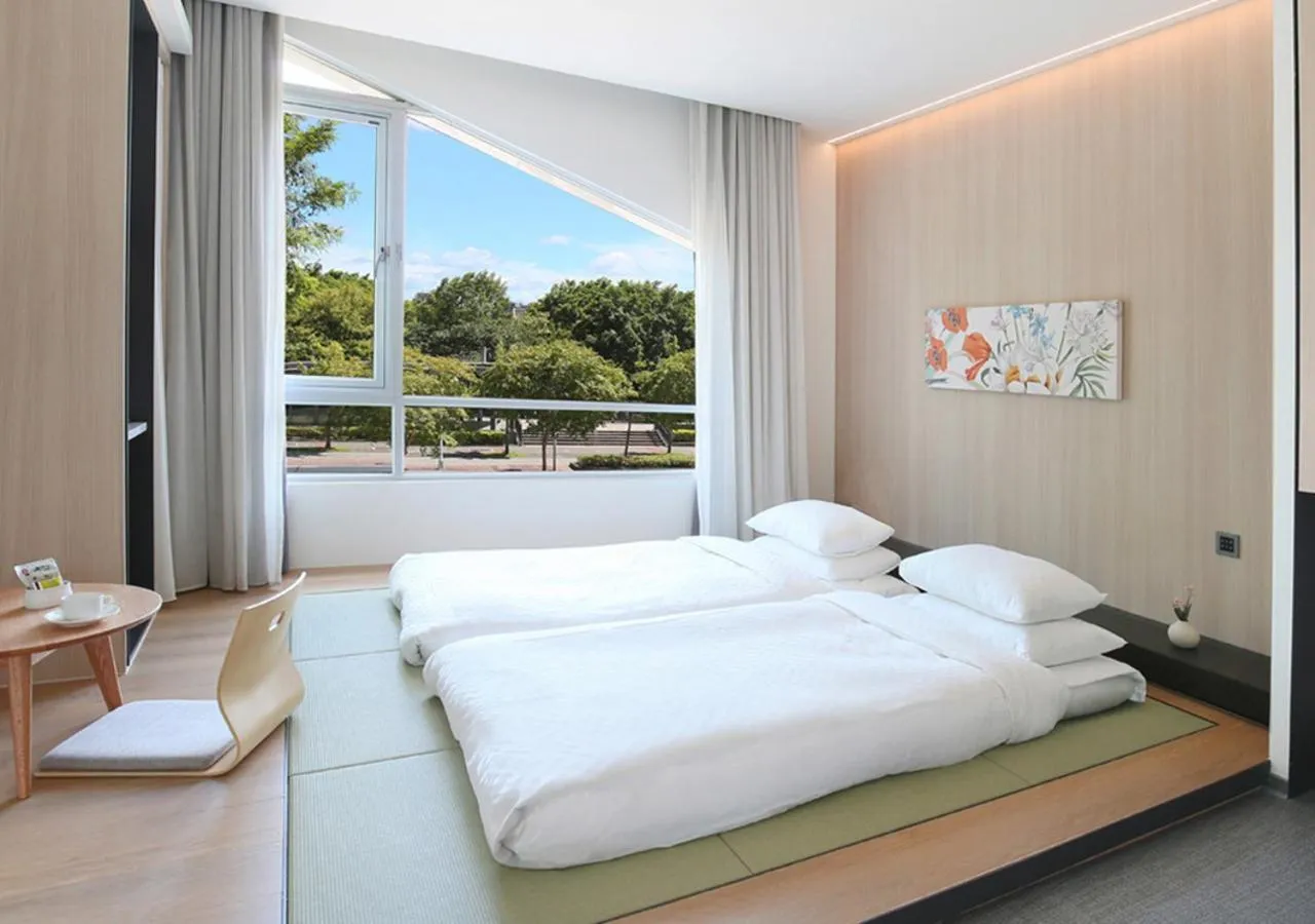 Photo of the whole room, Bed in Dandy Hotel-Daan Park Branch