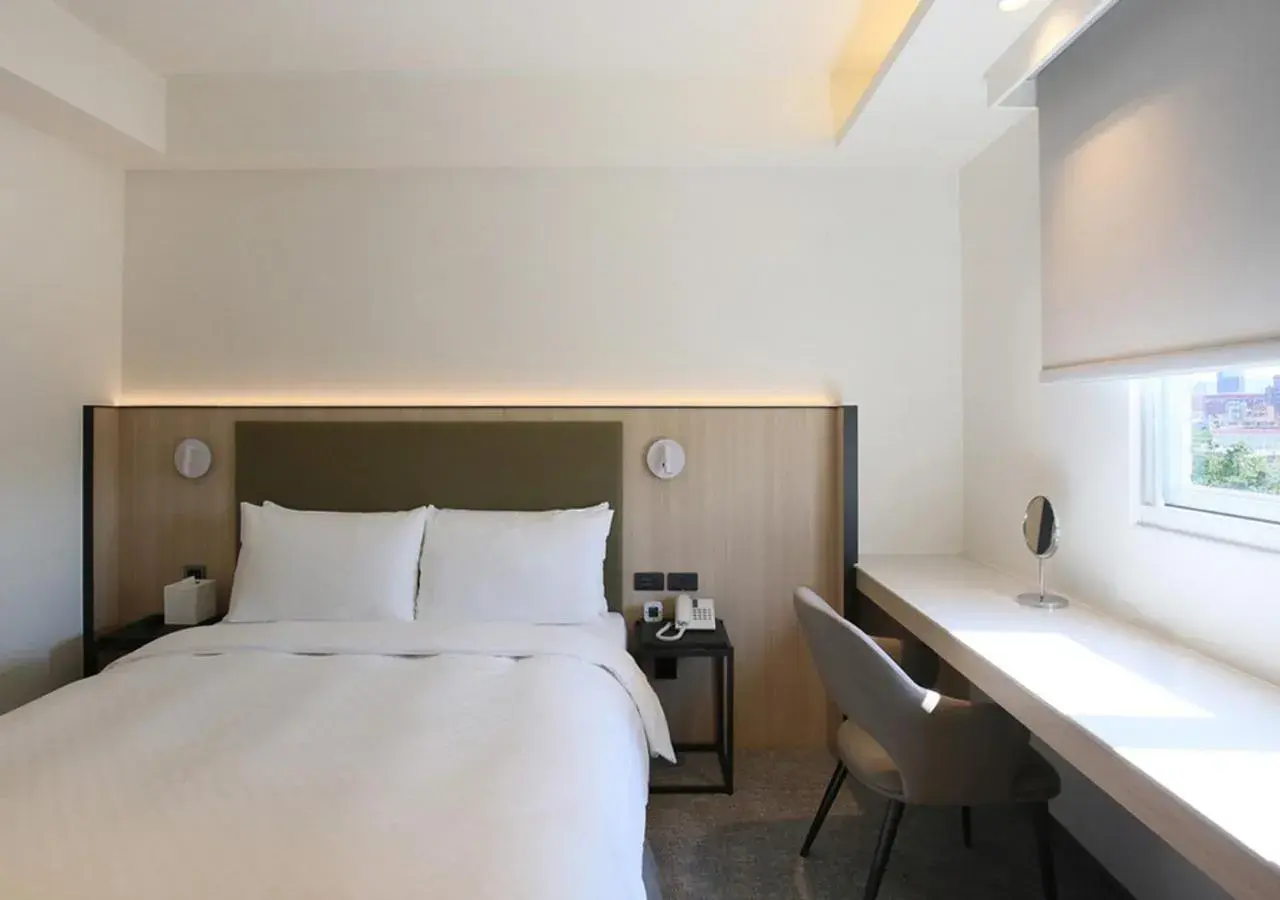 Photo of the whole room, Bed in Dandy Hotel-Daan Park Branch Photo of the whole room, Bed in Dandy Hotel-Daan Park Branch