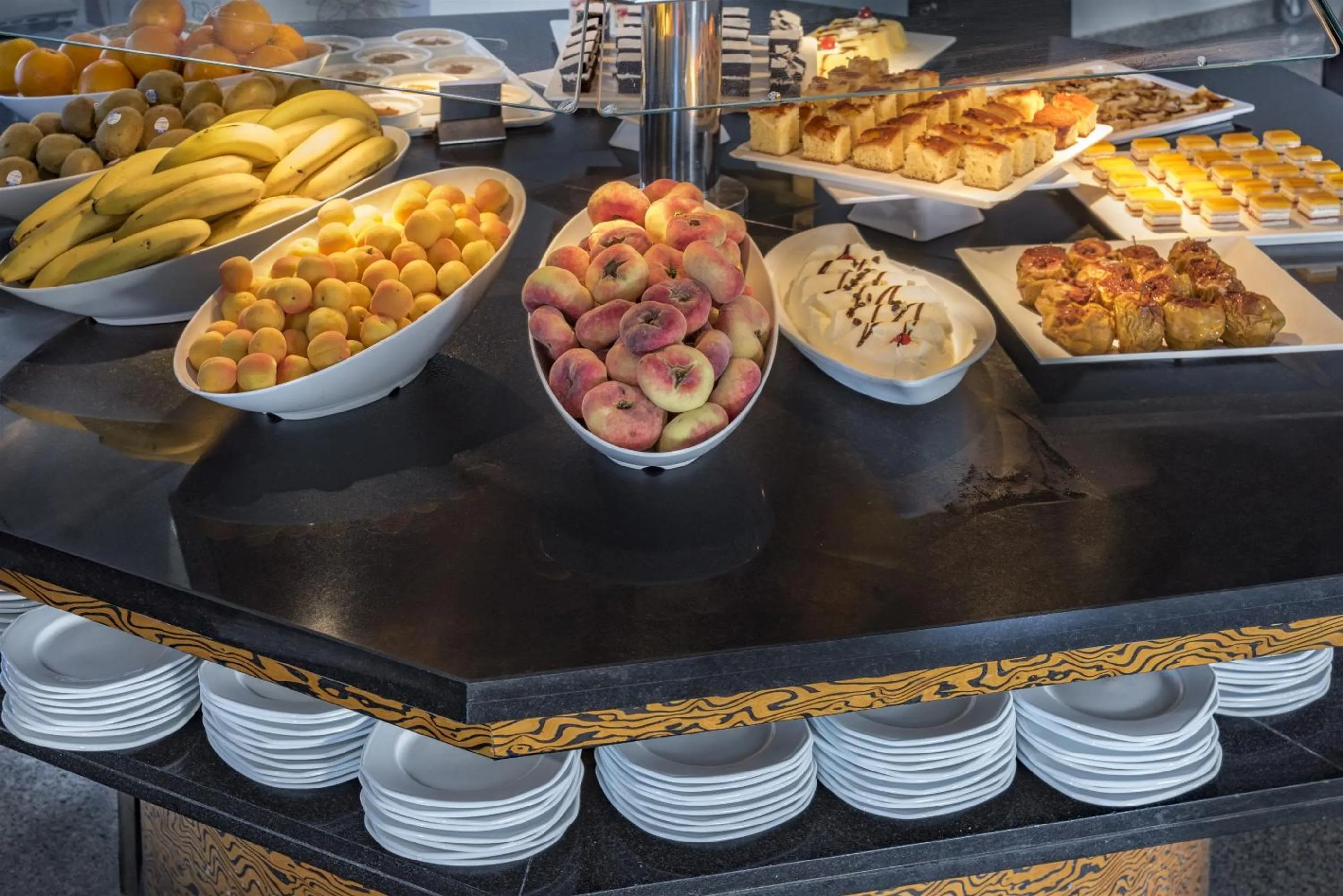 Restaurant/places to eat in 4R Gran Europe