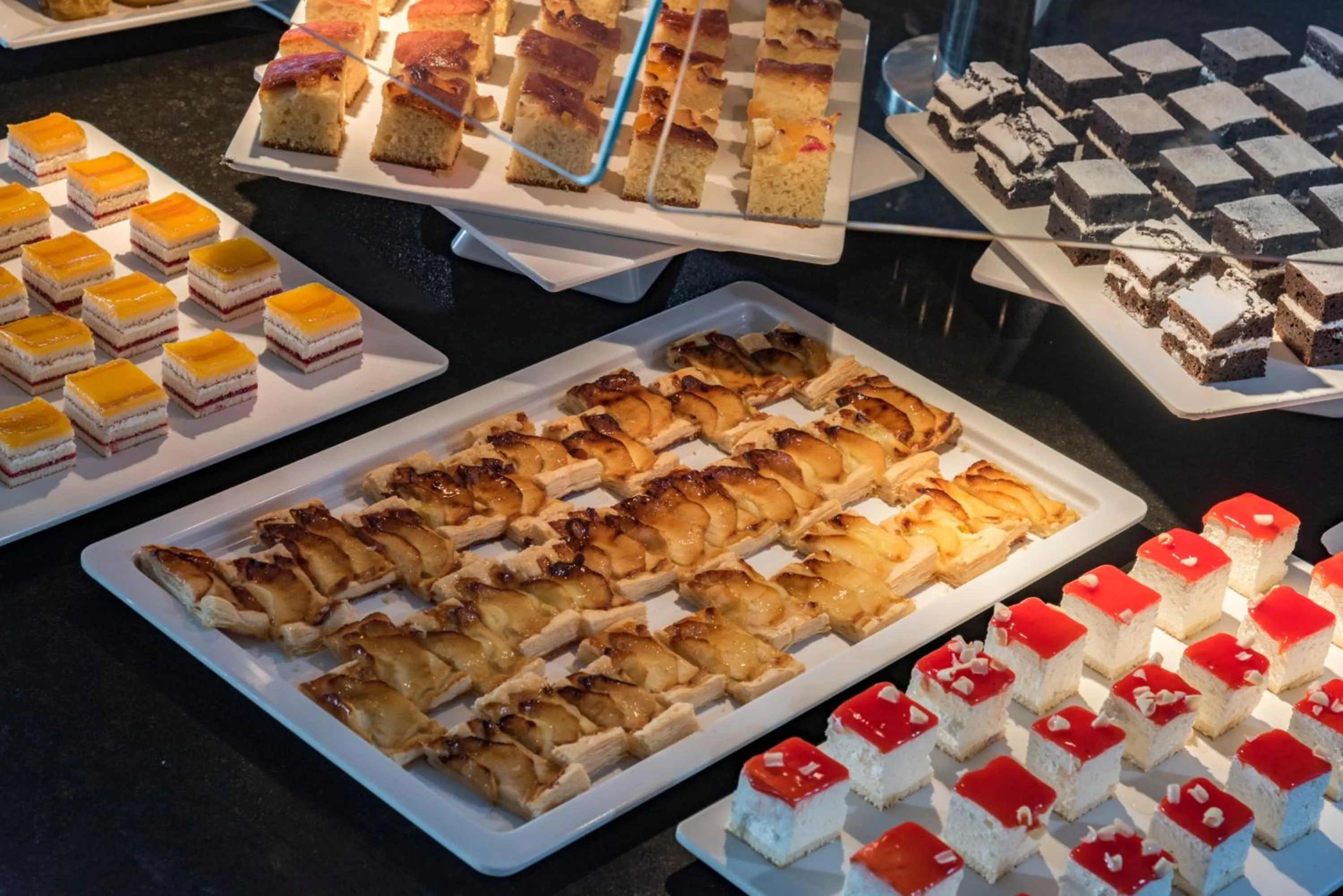 Restaurant/places to eat in 4R Gran Europe