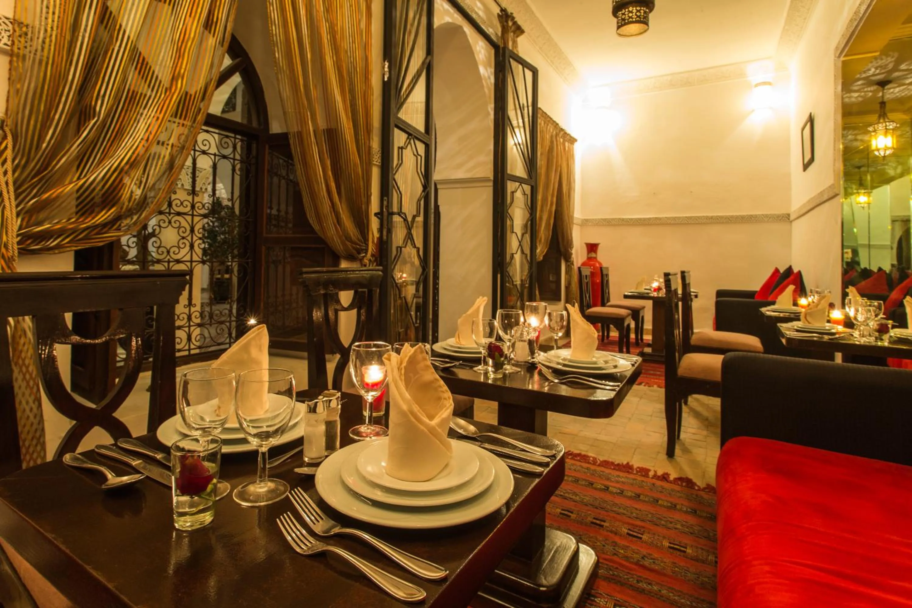Restaurant/places to eat in Riad Nasreen