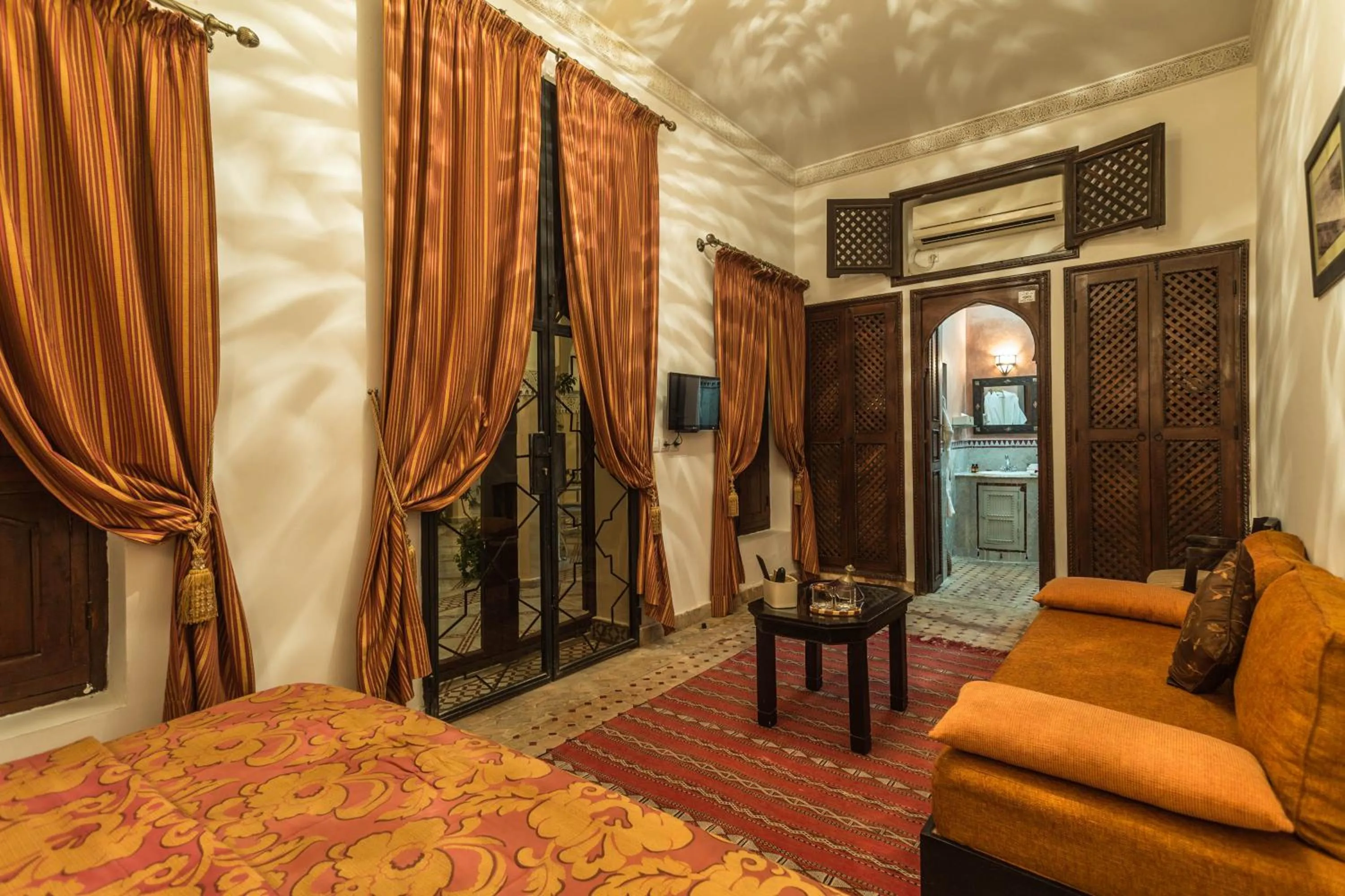 Living room, Bed in Riad Nasreen