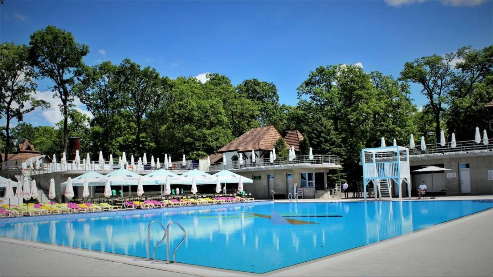 Swimming pool in Drevny Grad Park-hotel