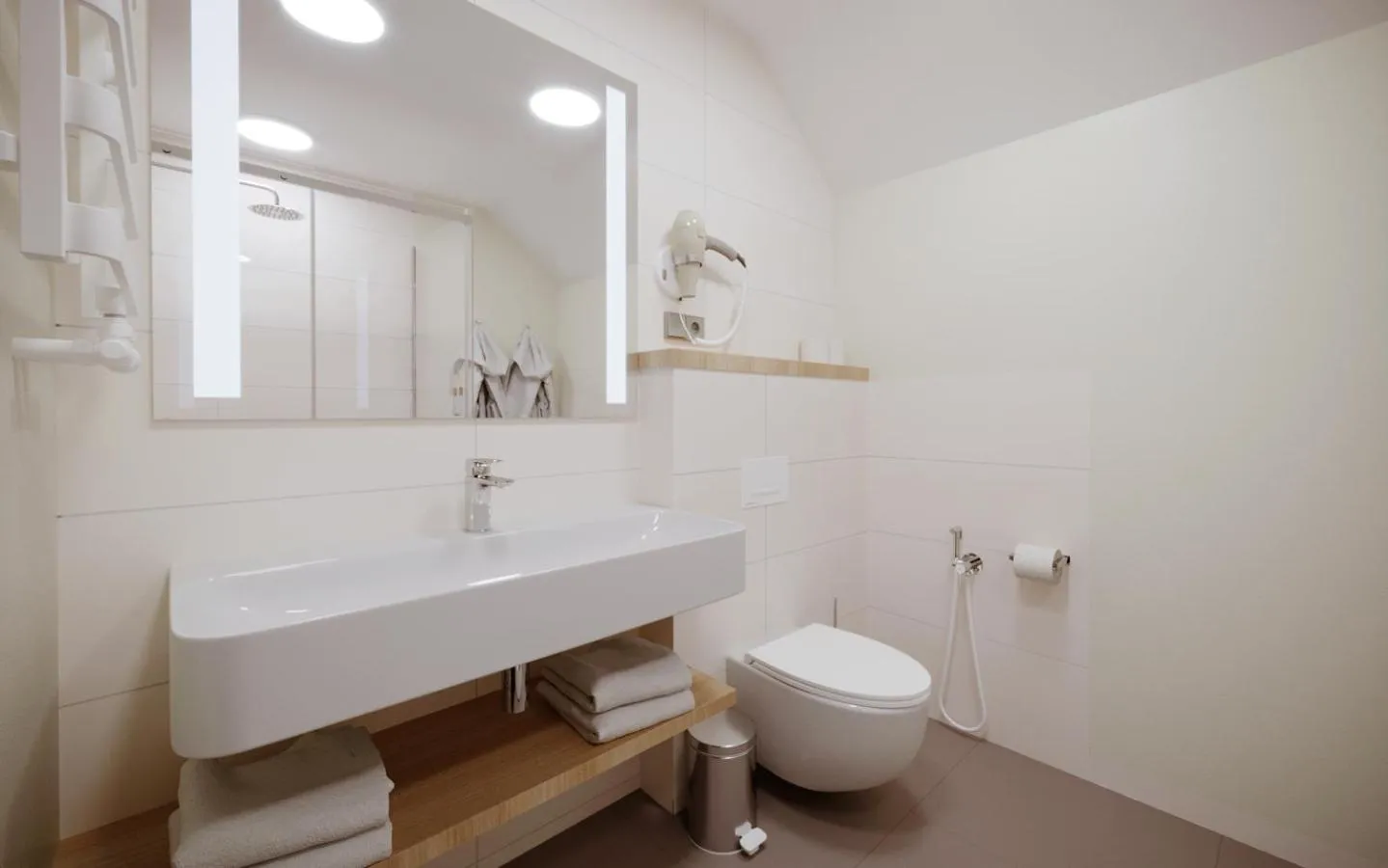 Shower in Drevny Grad Park-hotel