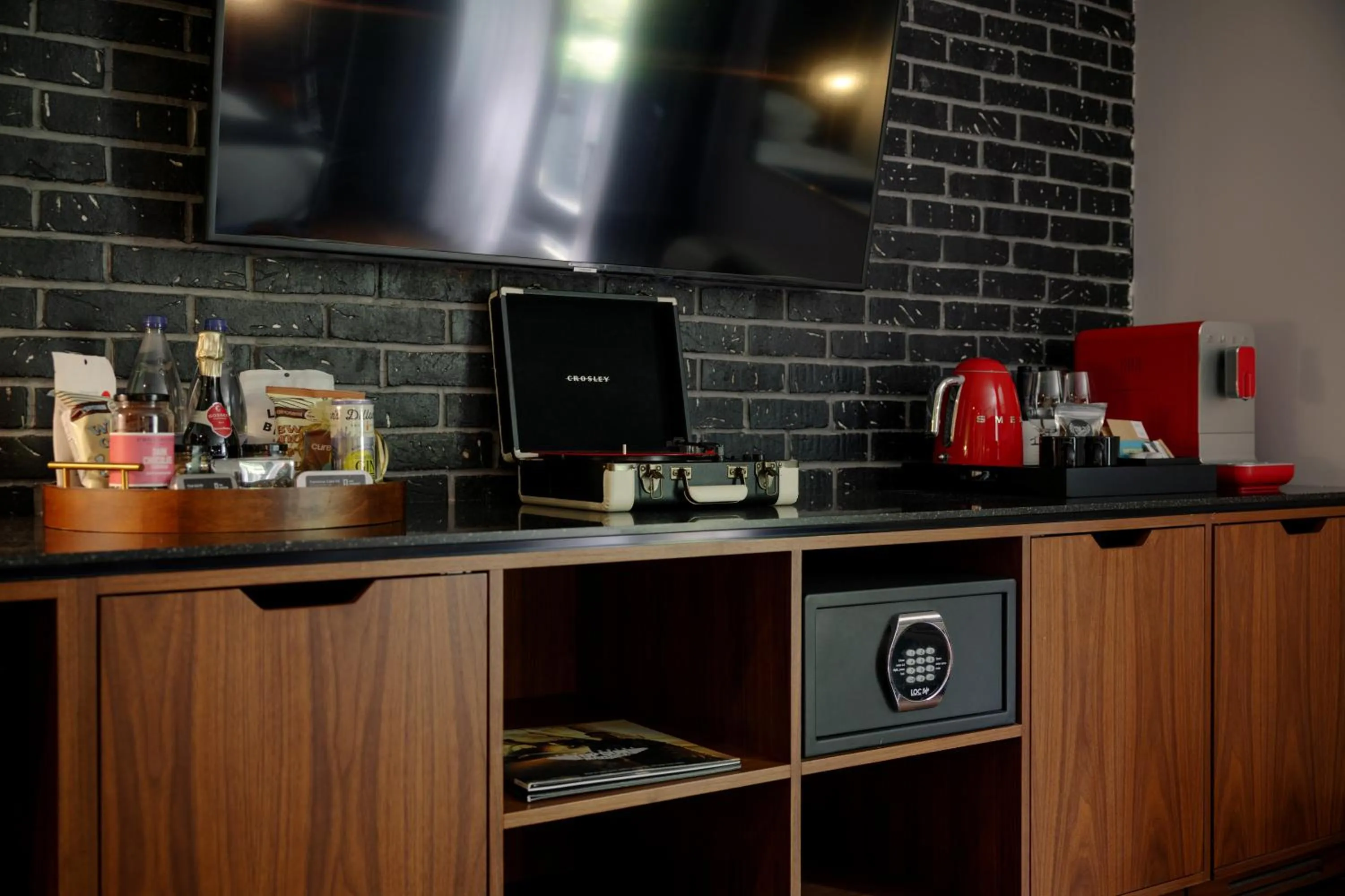 Coffee/tea facilities in The Anndore House, part of JDV by Hyatt