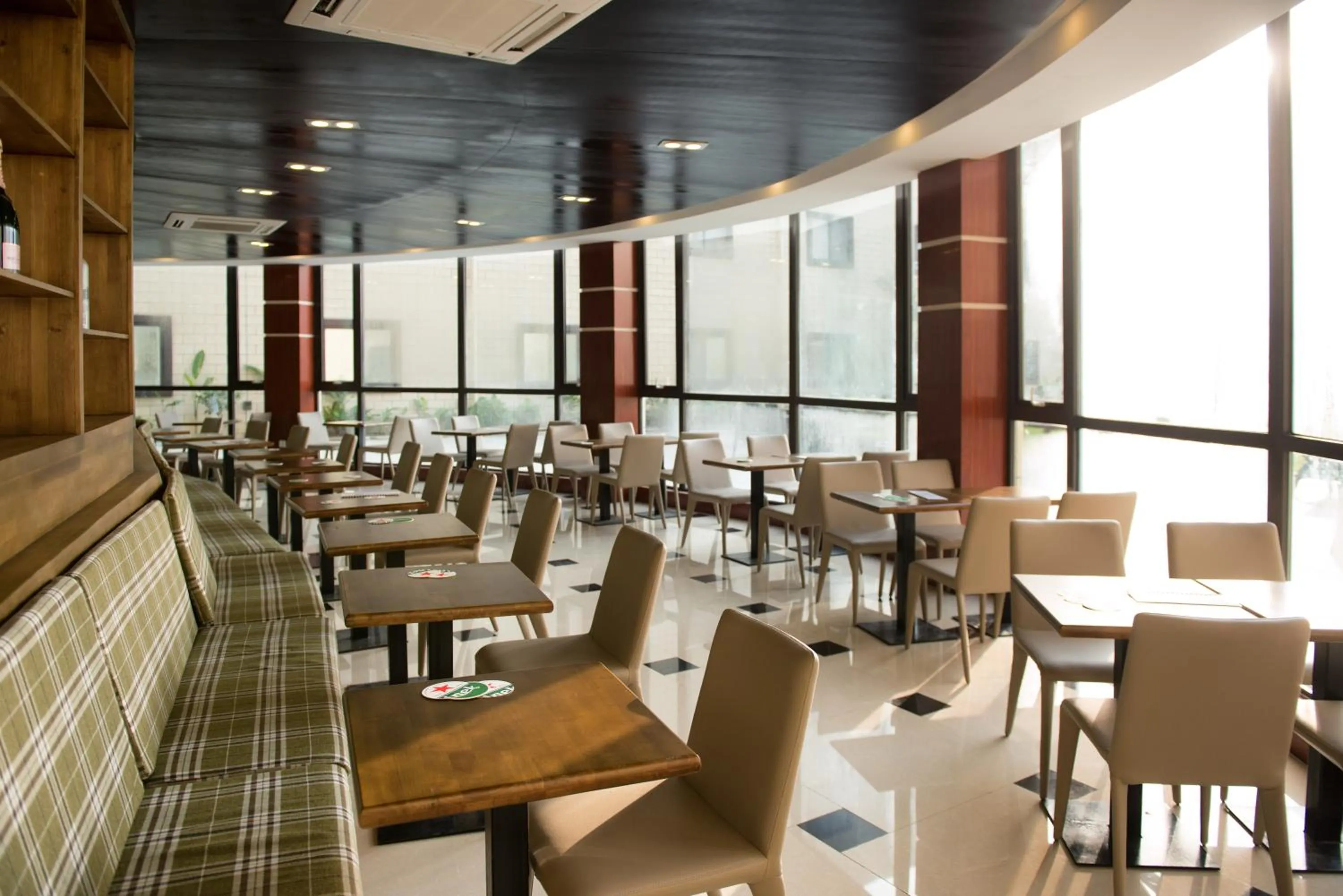 Restaurant/places to eat in The Farmington Hotel