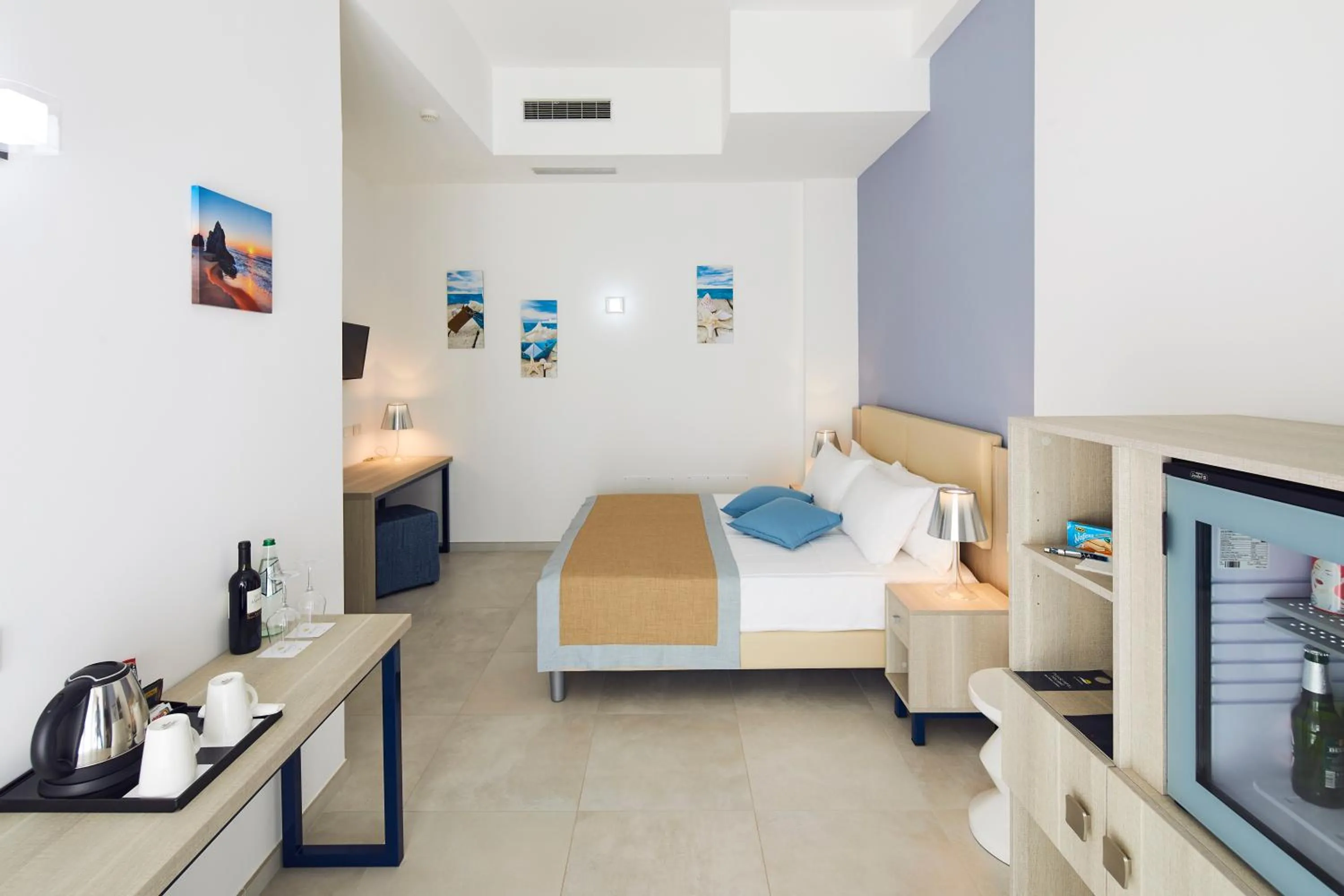 Photo of the whole room, Bed in TUI BLUE Tropea