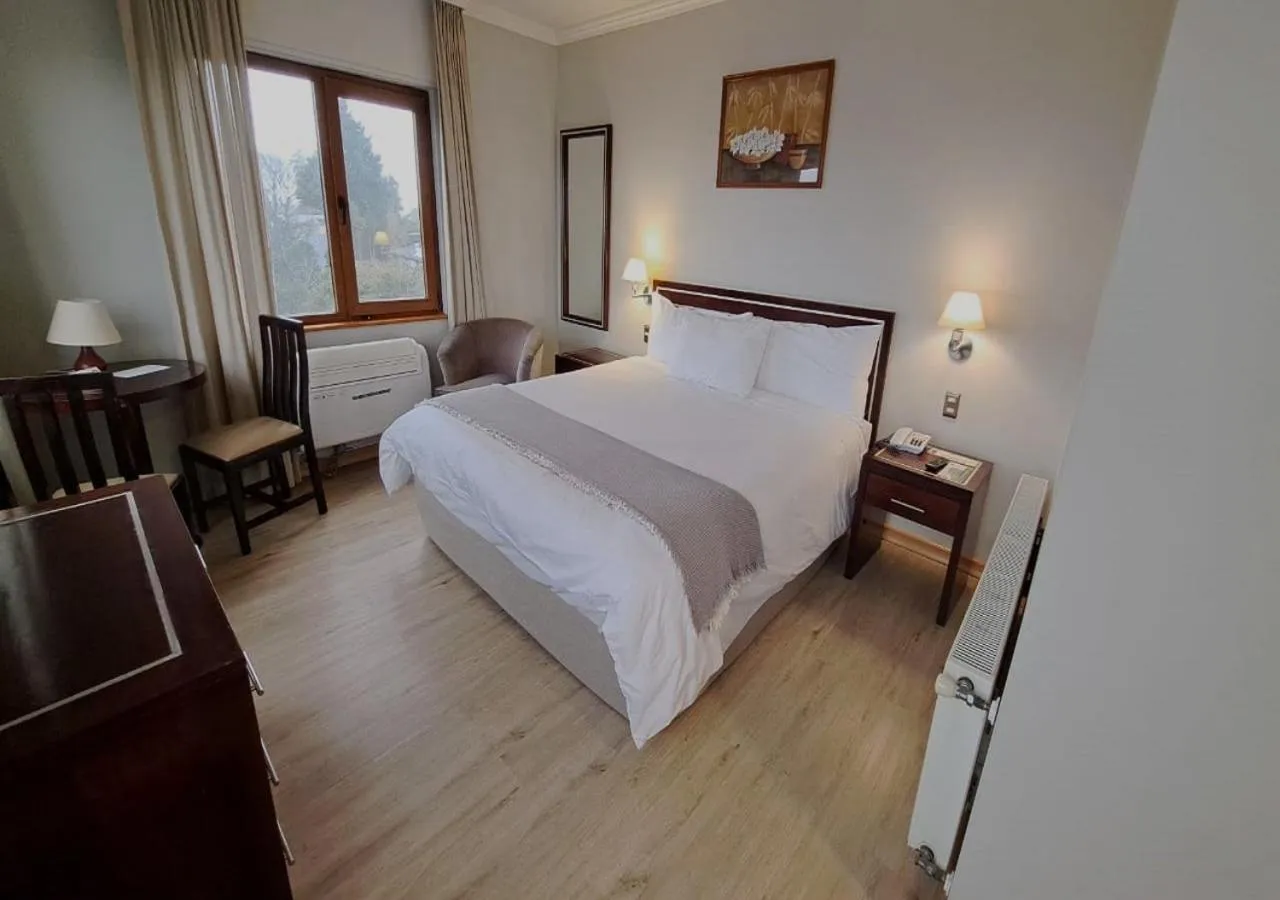 Bedroom, Bed in Hotel Diego de Almagro Valdivia