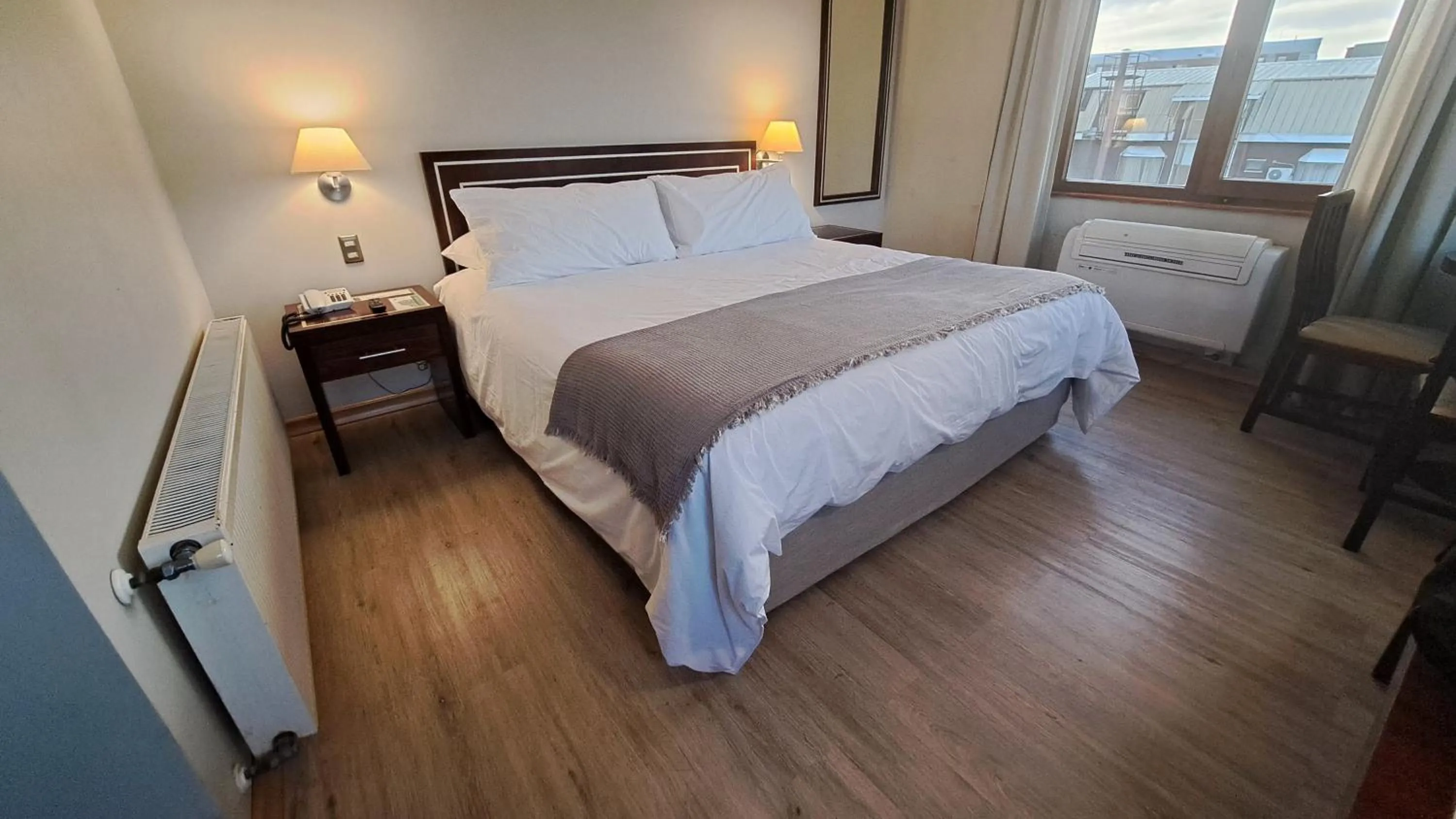 Bedroom, Bed in Hotel Diego de Almagro Valdivia