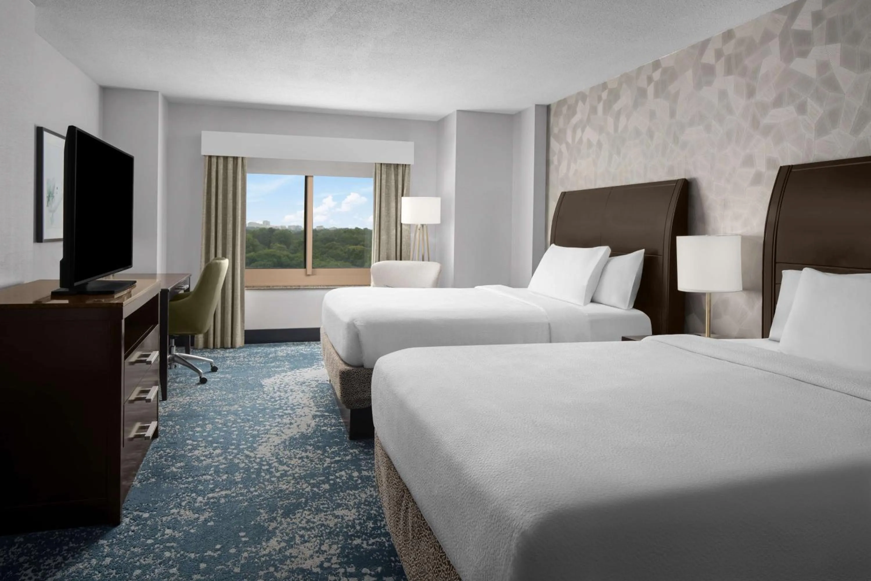 Bed in Hilton Garden Inn Bethesda Downtown