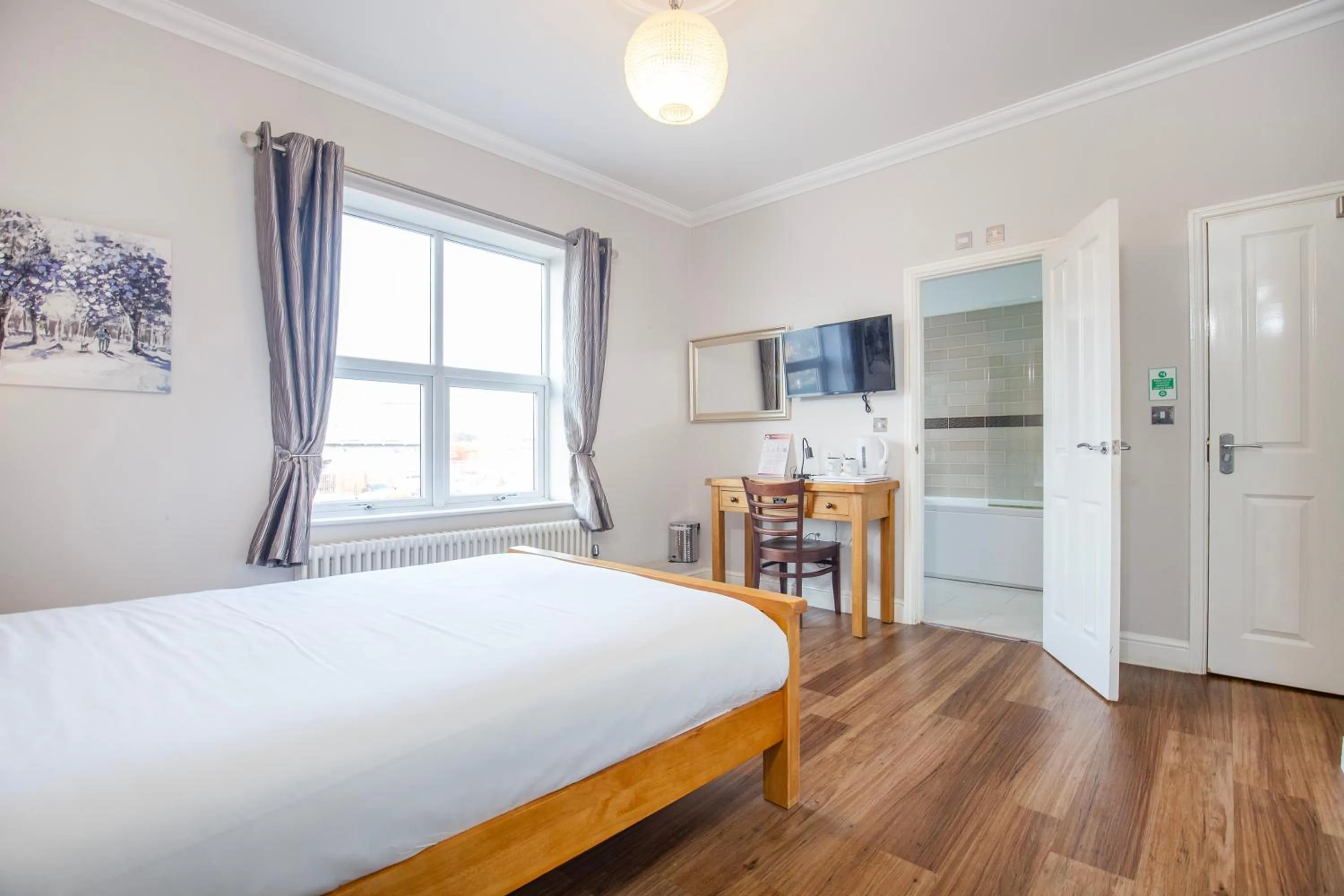 TV and multimedia, Bed in Marlborough Hotel